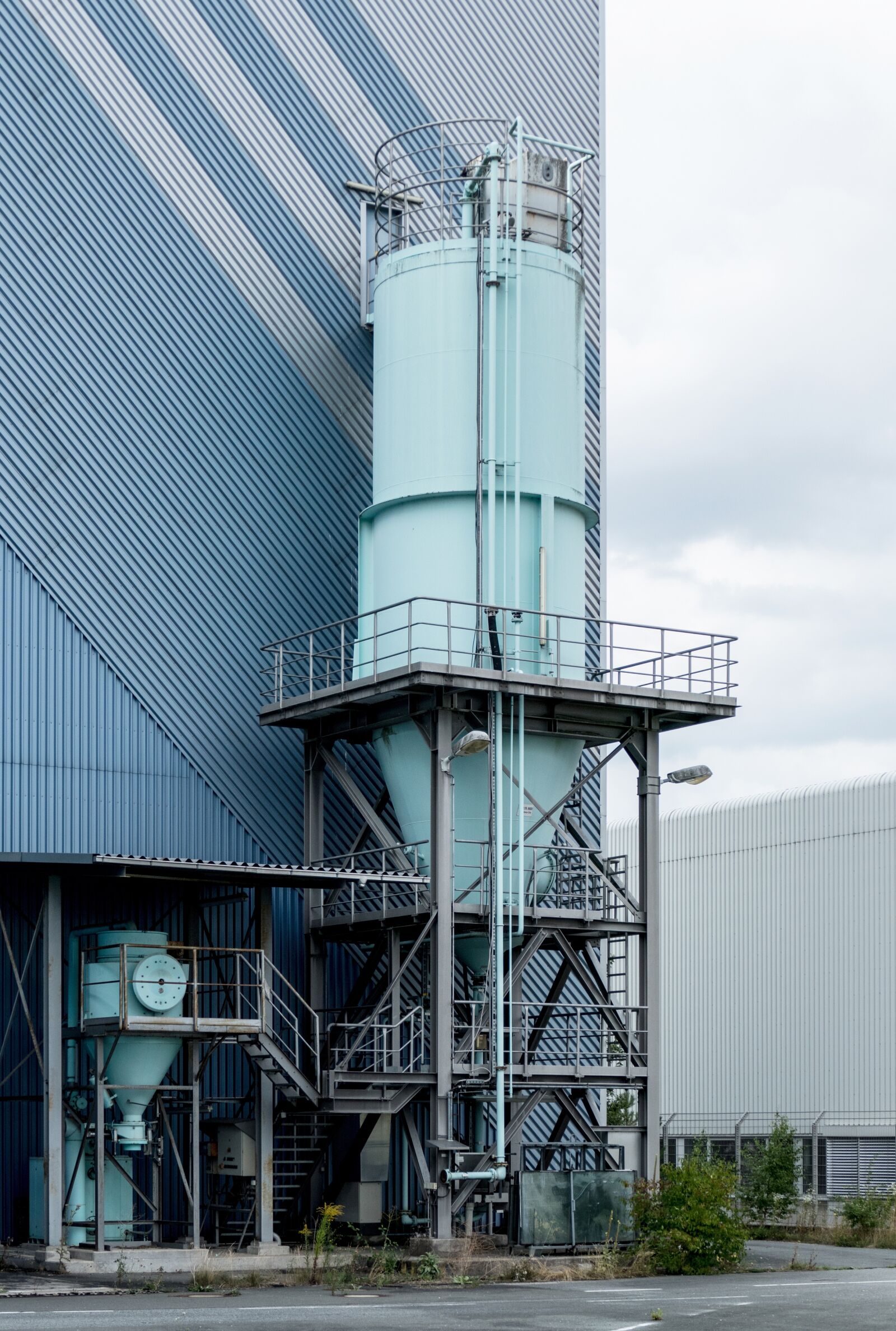 Panasonic Lumix DMC-FZ1000 sample photo. Industrial plant, architecture, hall photography