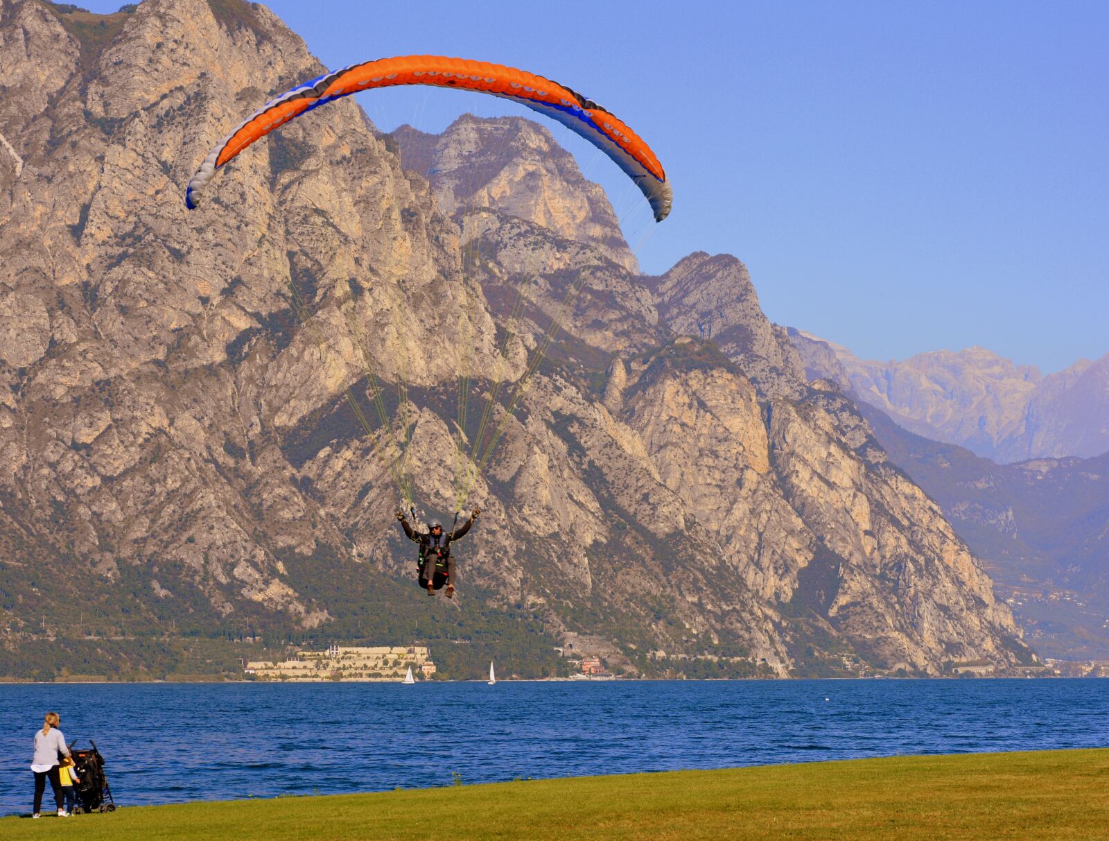 Nikon D7100 sample photo. Paragliding, landing, prato photography