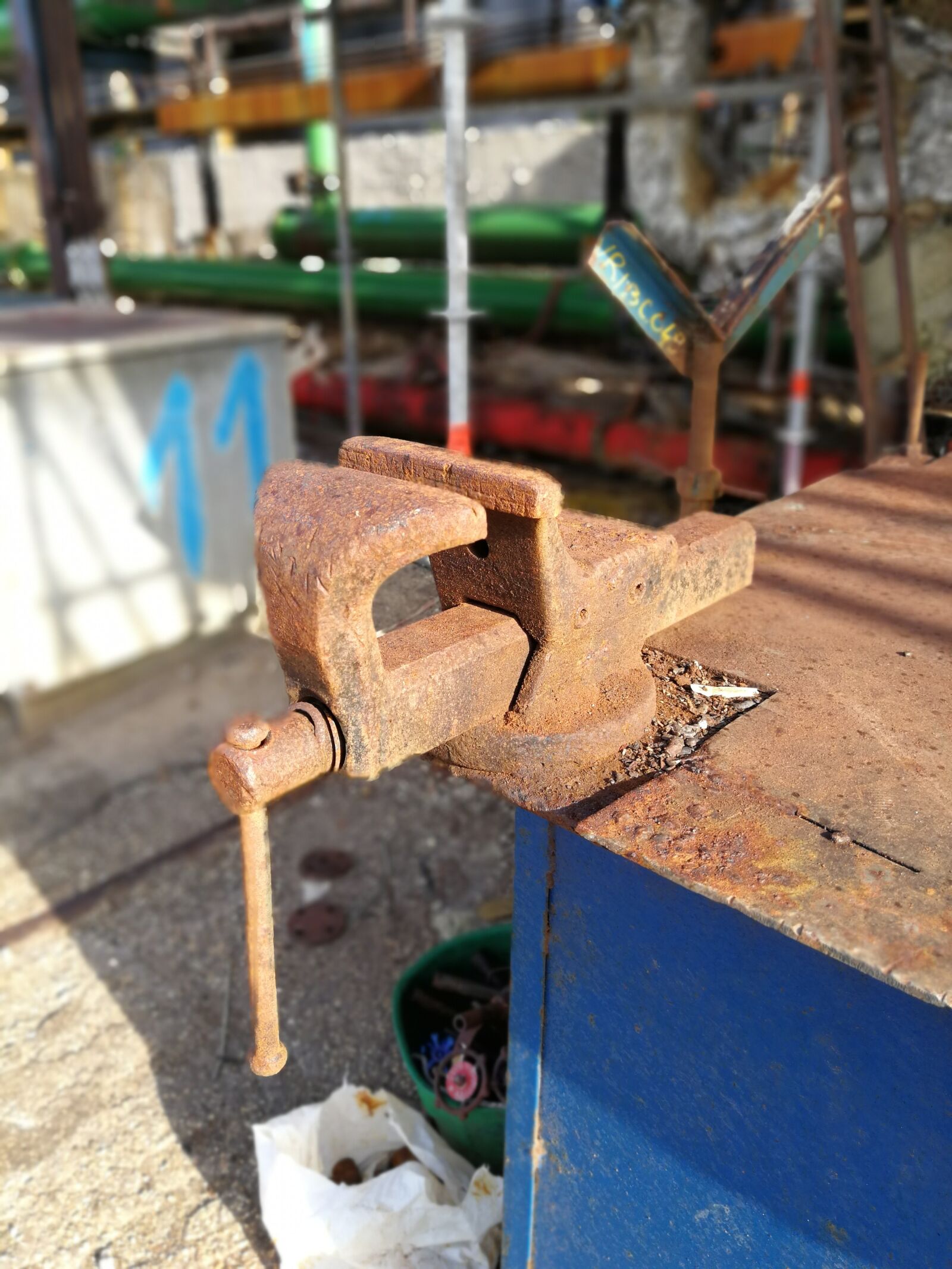 HUAWEI P10 Plus sample photo. Shipyard, vice, equipment photography