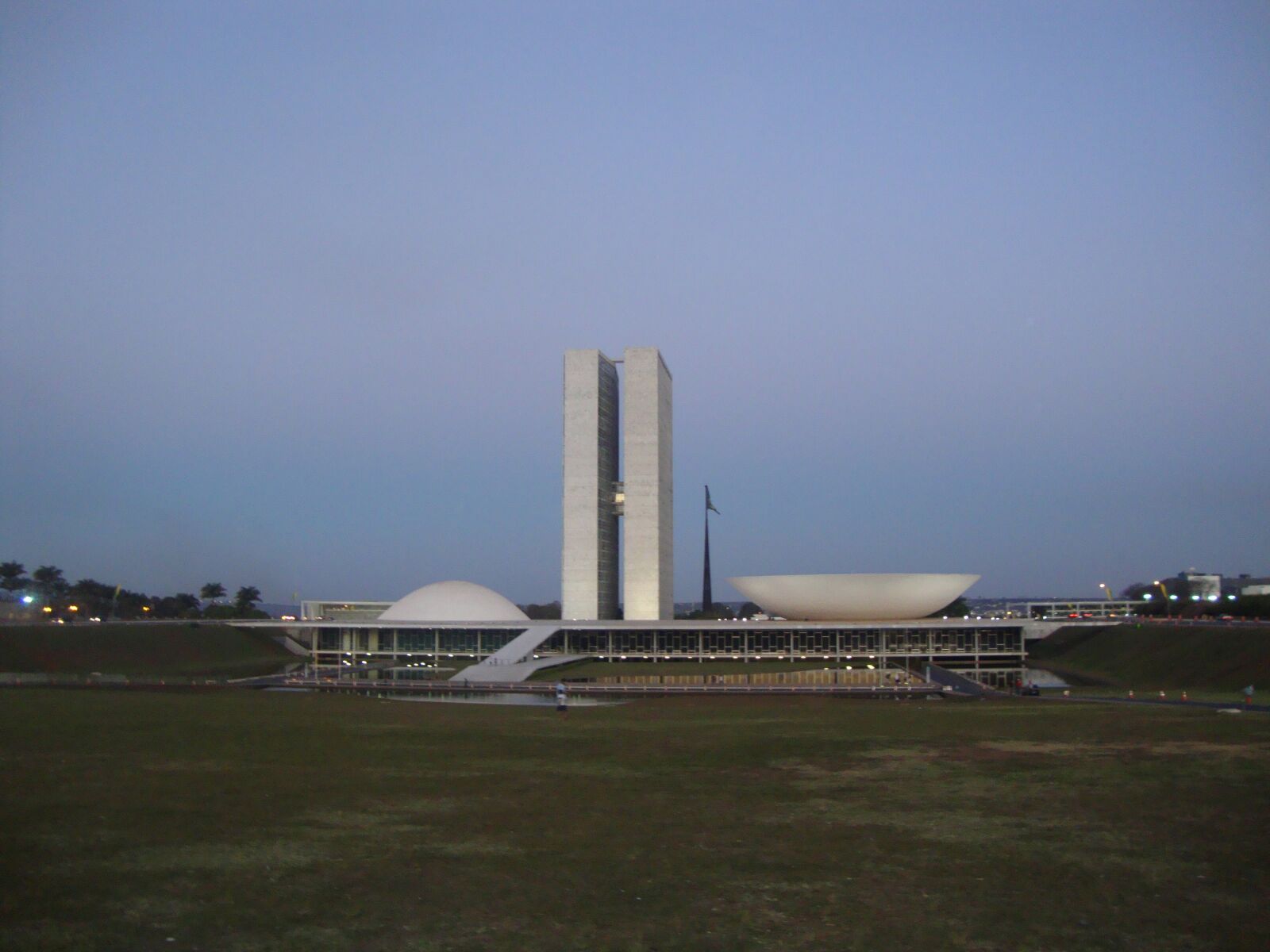 Sony DSC-W210 sample photo. Brasilia, congress, brazil photography