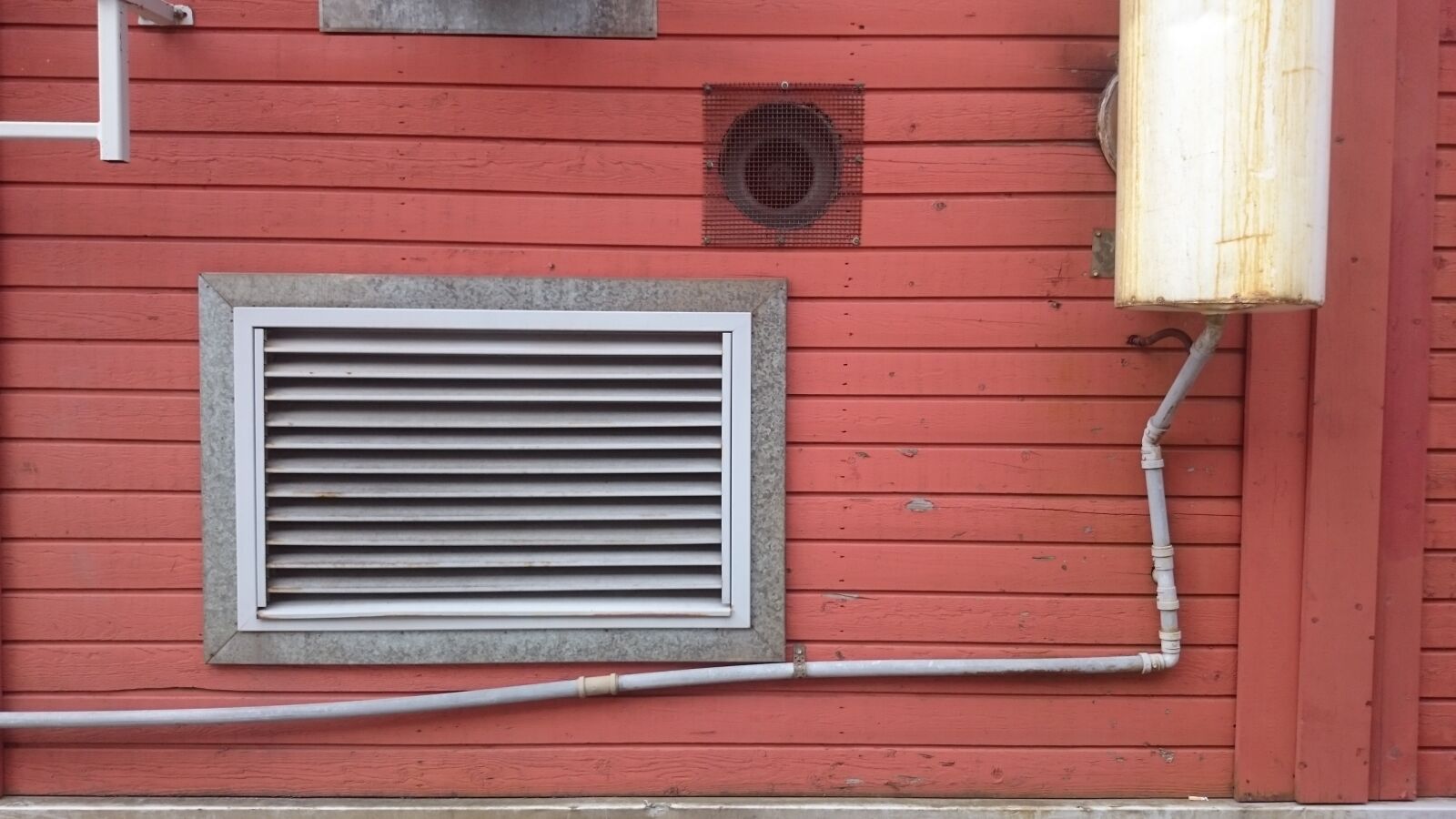 Sony Xperia Z1 Compact sample photo. Eye, face, pipe, wall photography