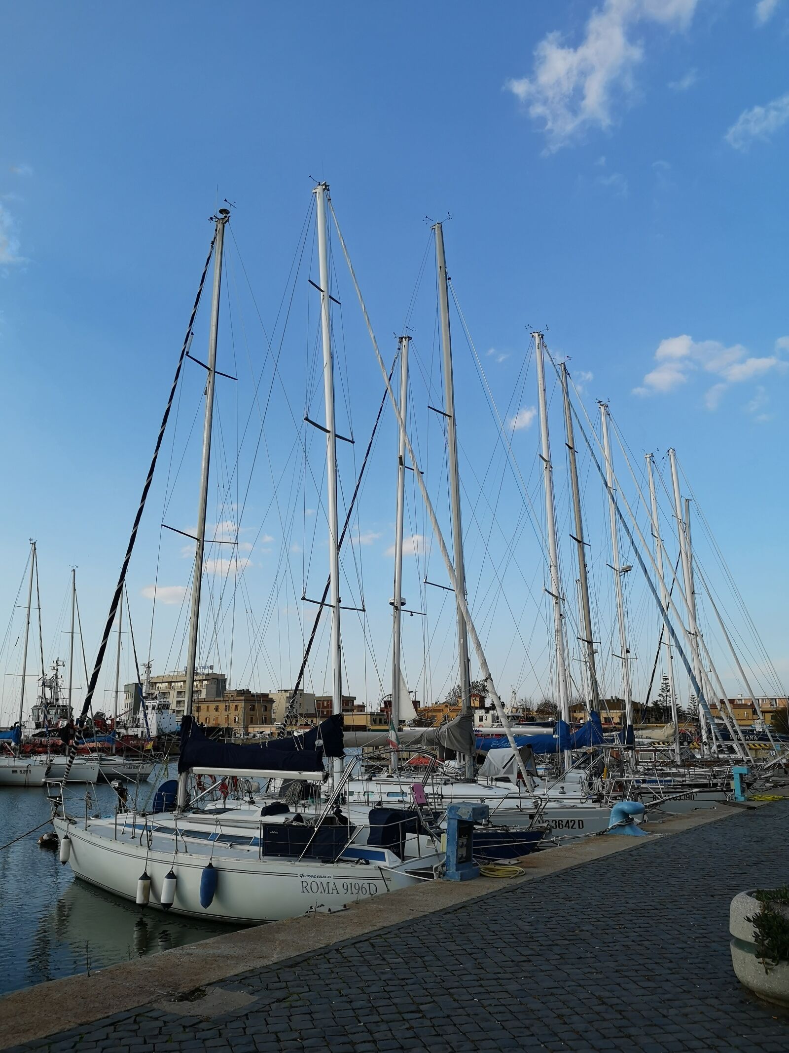 HUAWEI CLT-L29 sample photo. Boathouse, boats, fiumicino photography