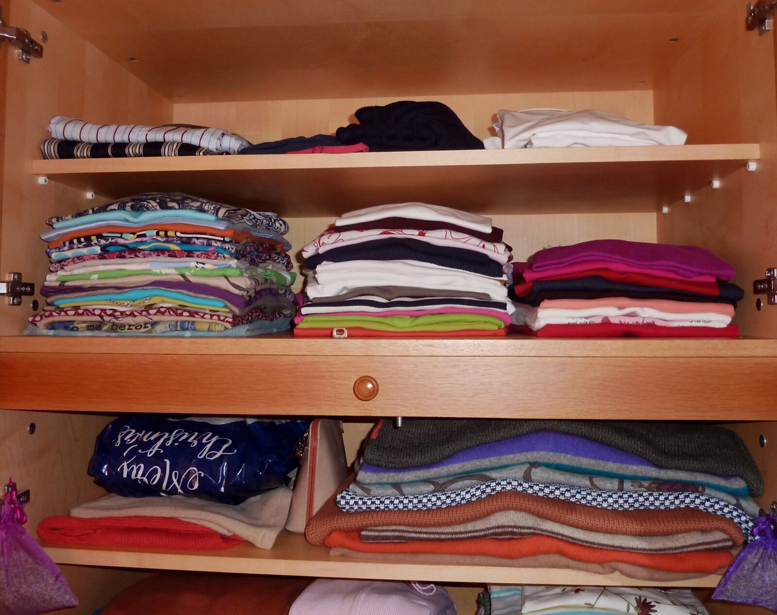 Panasonic DMC-TZ7 sample photo. Wardrobe, stock, music photography