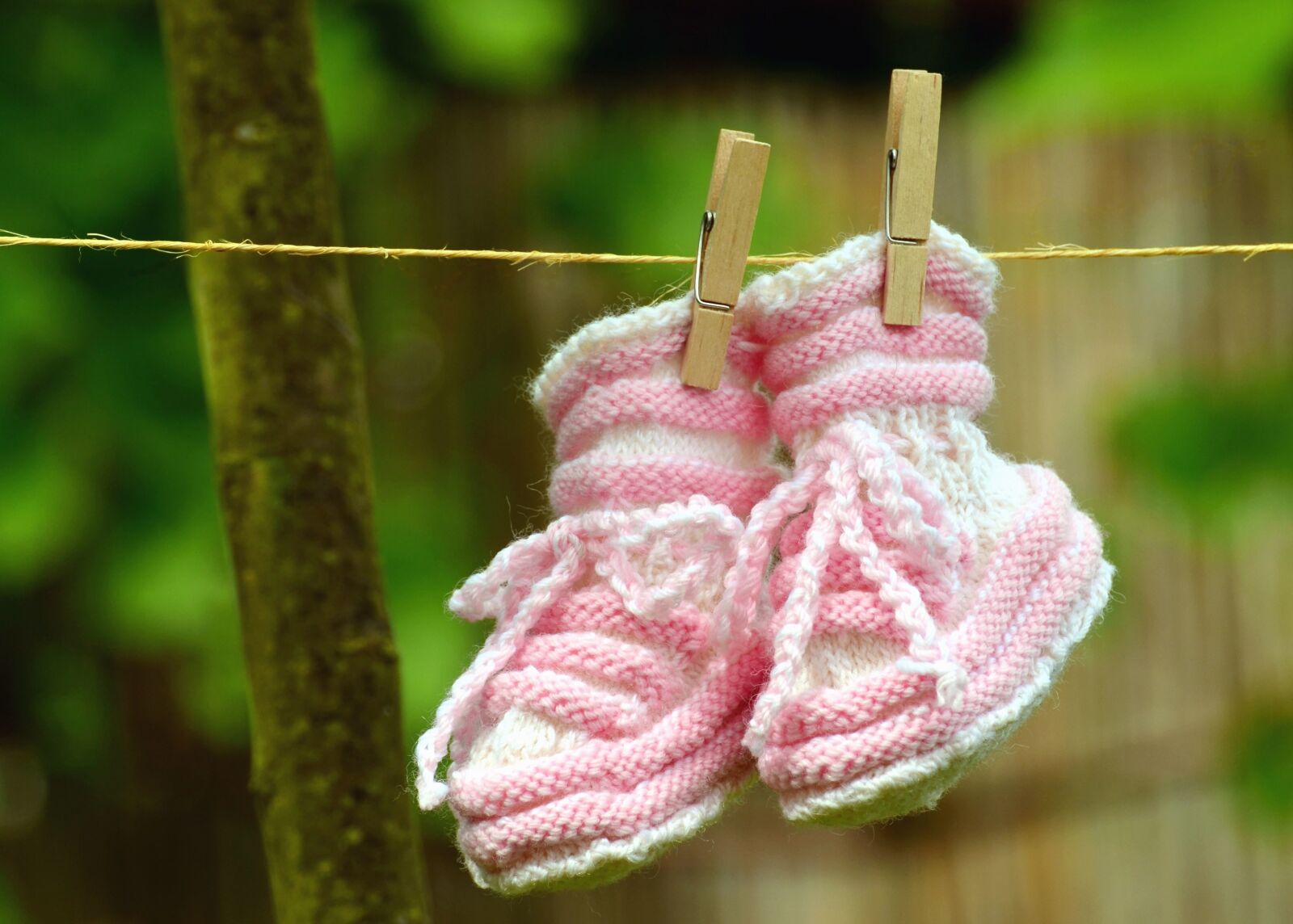 Nikon D5100 sample photo. Rope, socks, baby photography
