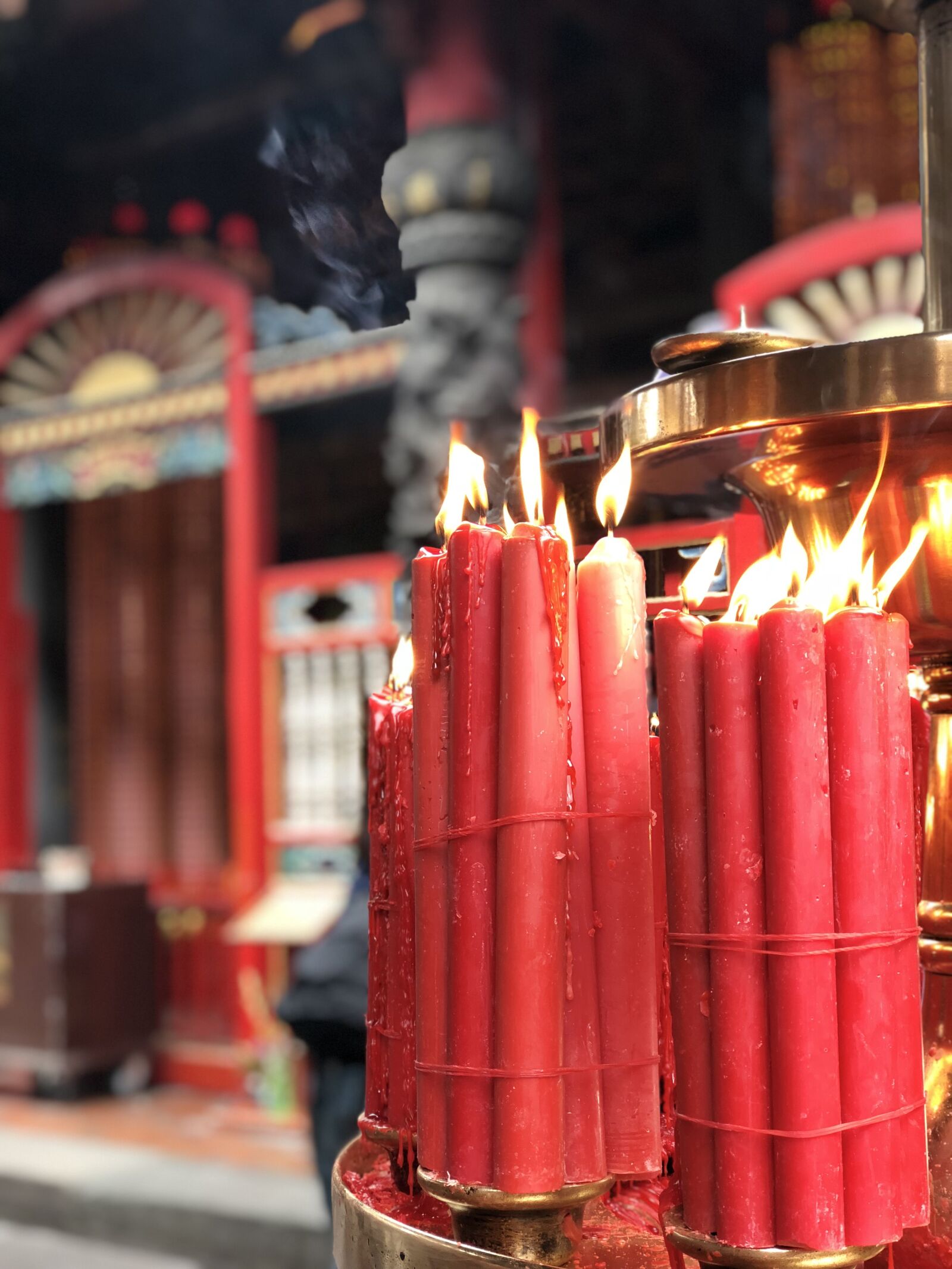 iPhone 8 Plus back dual camera 6.6mm f/2.8 sample photo. Taiwan, candle, temple photography