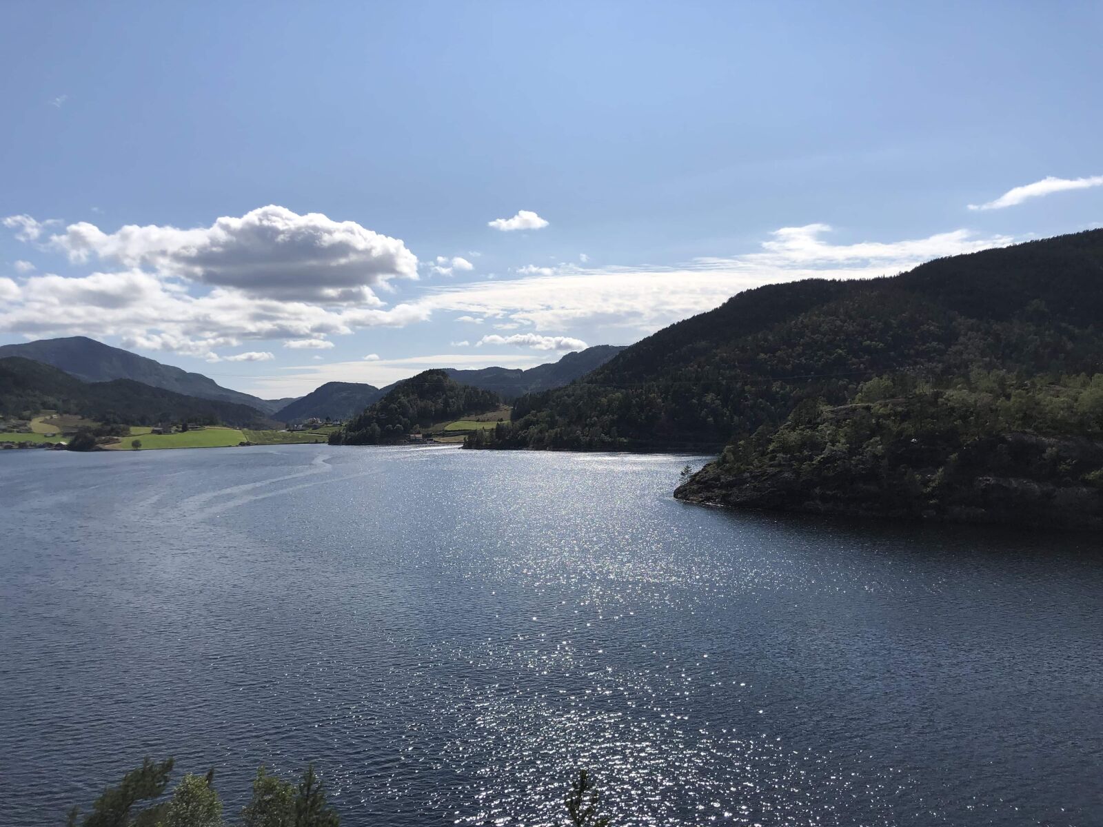 iPhone X back dual camera 4mm f/1.8 sample photo. Landscape, mountain, lake, mountains photography