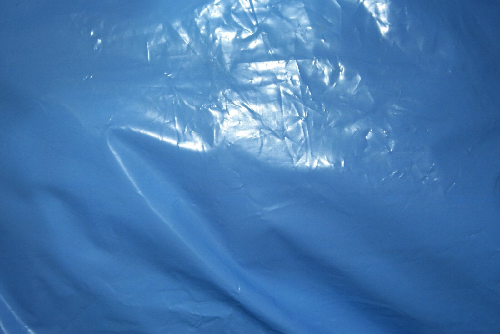 f/3.5-5.6 IS sample photo. Sky blue, plastic, nylon photography