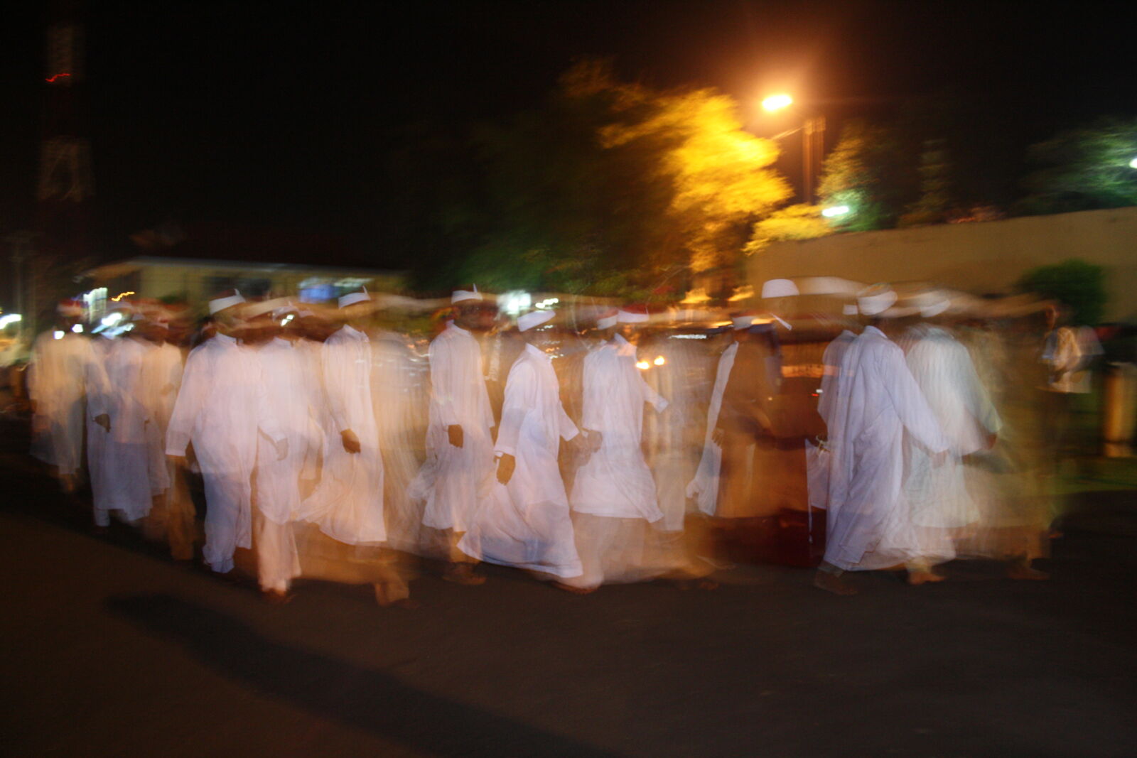 Canon EF-S 18-55mm F3.5-5.6 II sample photo. Religious photography