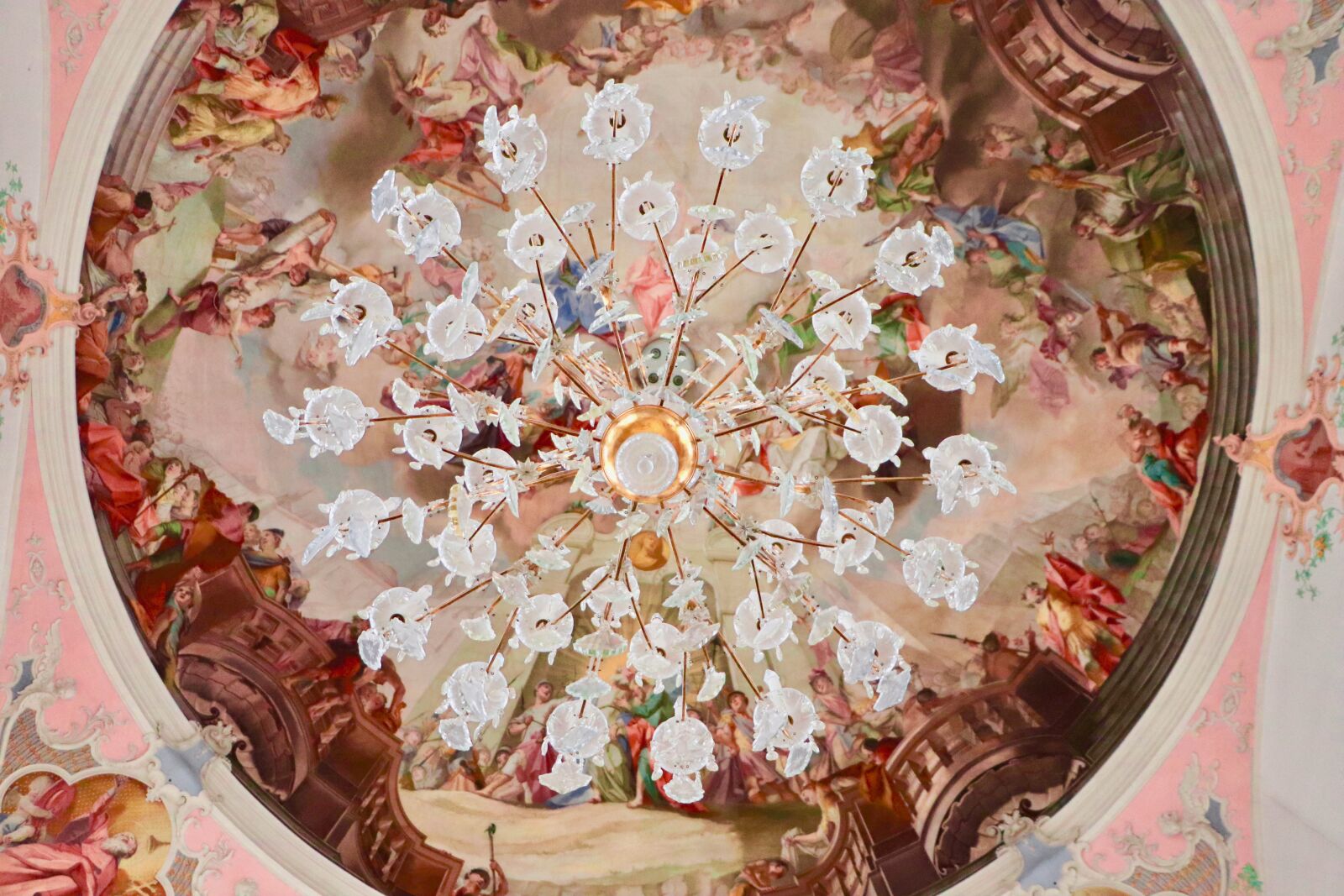 Canon EOS 800D (EOS Rebel T7i / EOS Kiss X9i) sample photo. Church, chandelier, painting photography