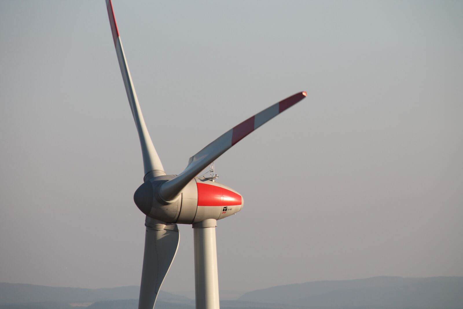 Canon EOS 1100D (EOS Rebel T3 / EOS Kiss X50) sample photo. Wind turbine, gondola, wing photography