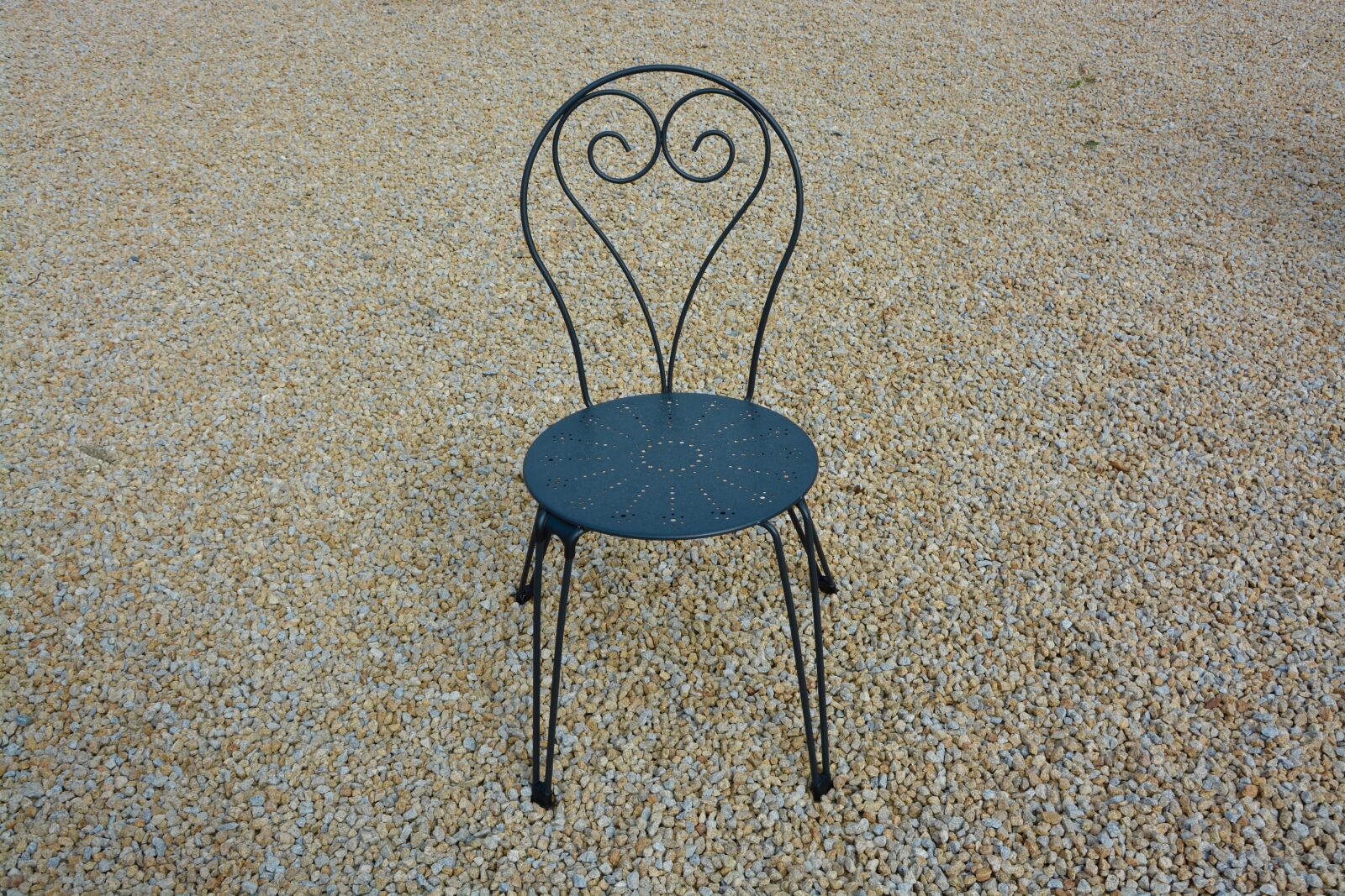 Nikon D5200 sample photo. Chair, wrought iron, relaxation photography