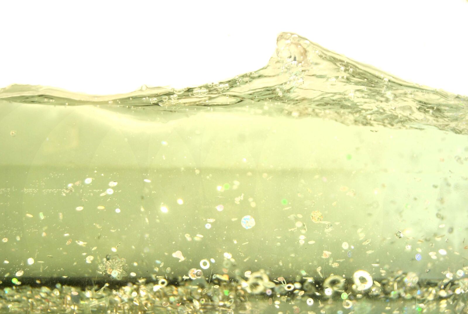 Nikon D3000 sample photo. Water, wave, glitter photography