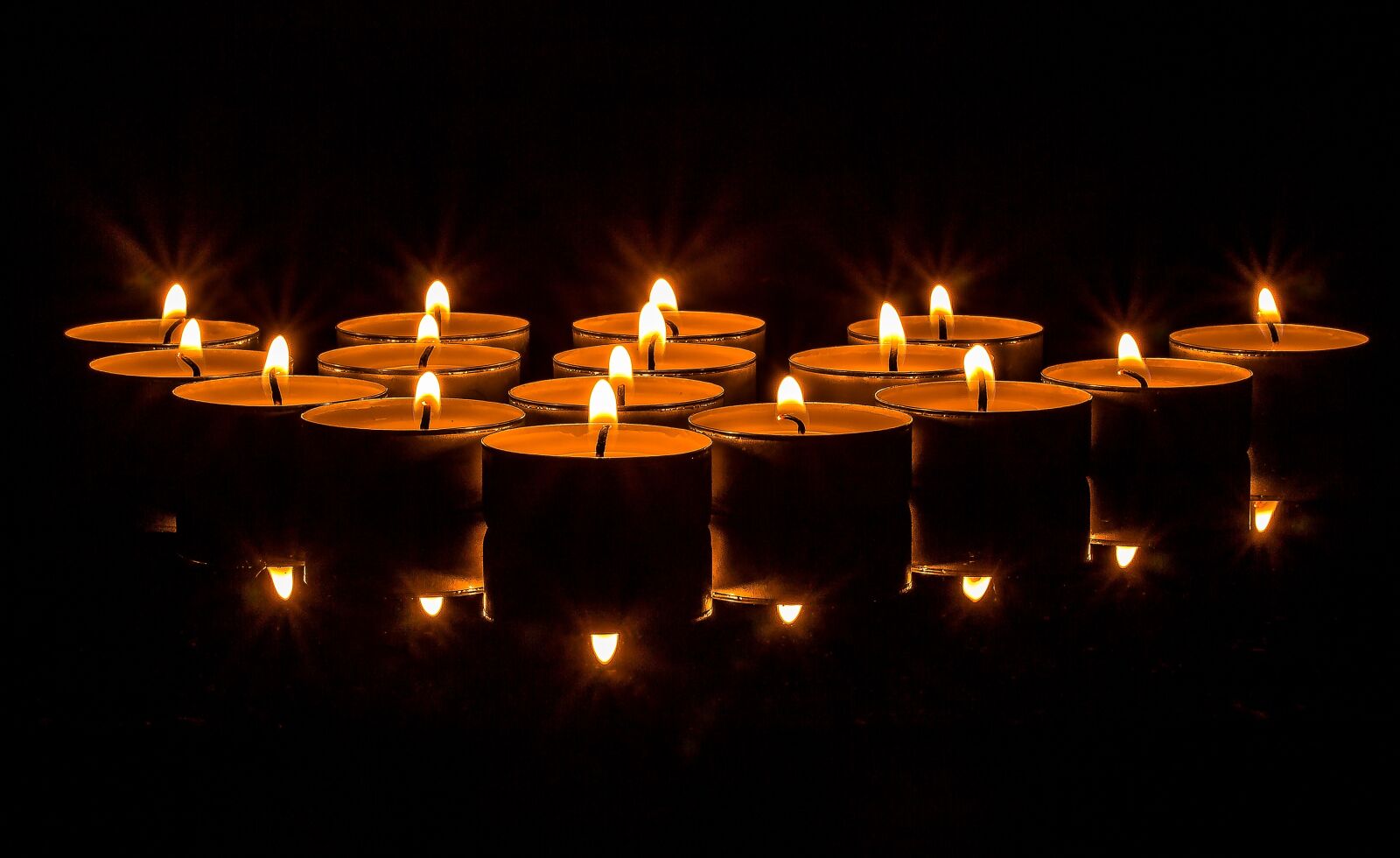Canon EOS 650D (EOS Rebel T4i / EOS Kiss X6i) sample photo. Lights, tea lights, candles photography