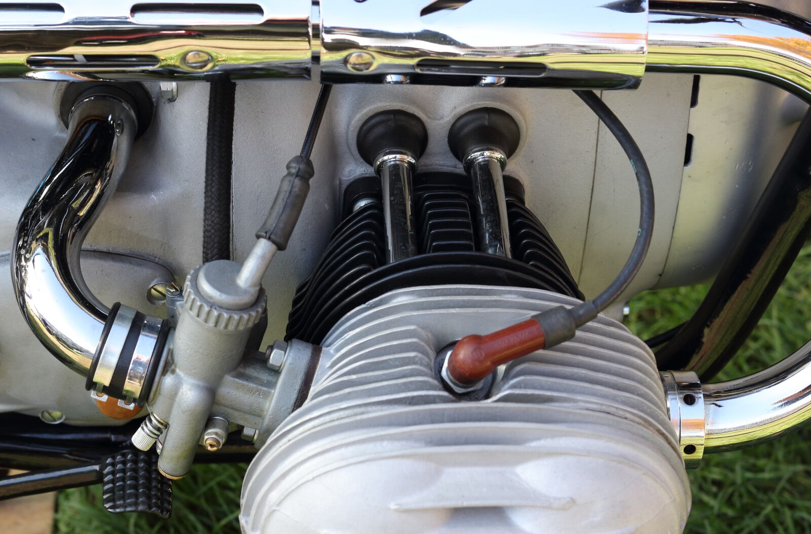 Canon EOS 550D (EOS Rebel T2i / EOS Kiss X4) sample photo. Motorcycle, engine, cylinder photography
