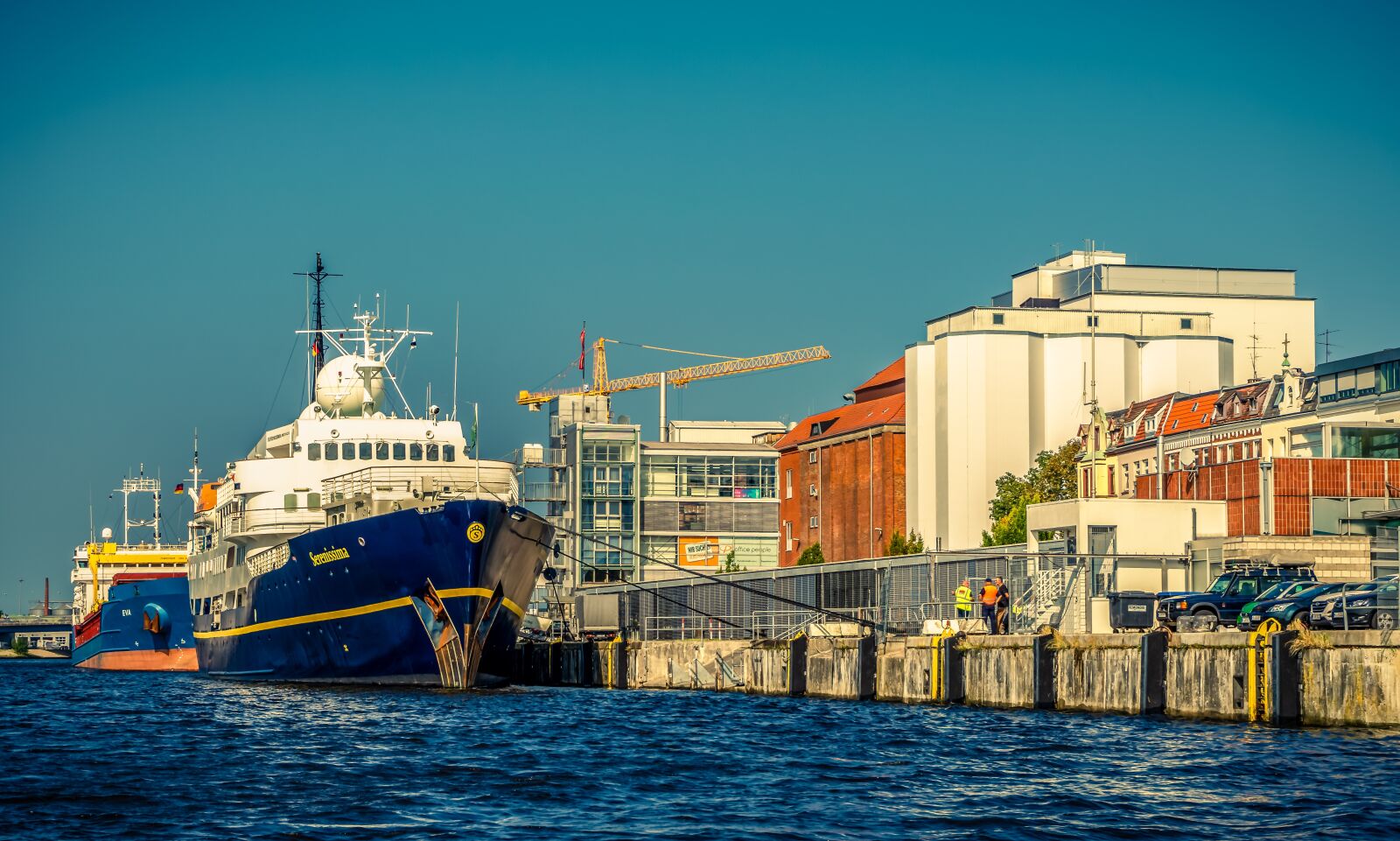 Sony a7 II + Sony FE 28-70mm F3.5-5.6 OSS sample photo. Ship, pier, port photography