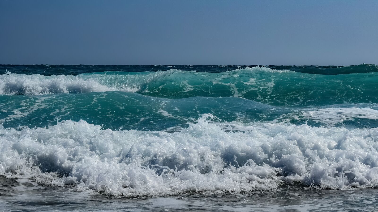 Nikon D3300 sample photo. Waves, spray, foam photography
