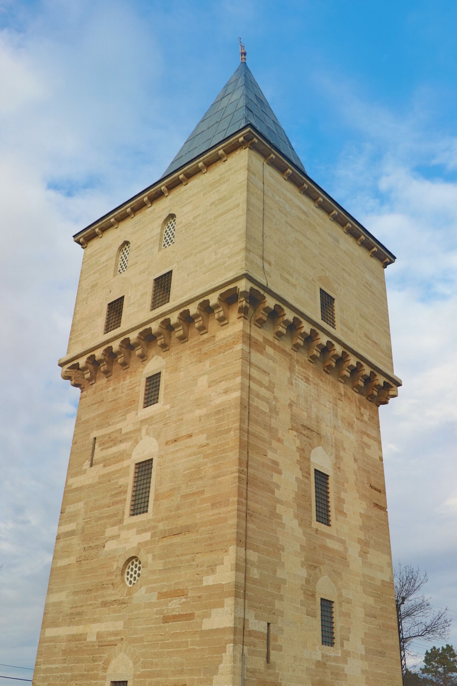 Canon EF-S 18-135mm F3.5-5.6 IS USM sample photo. Edirne, turkey, building photography