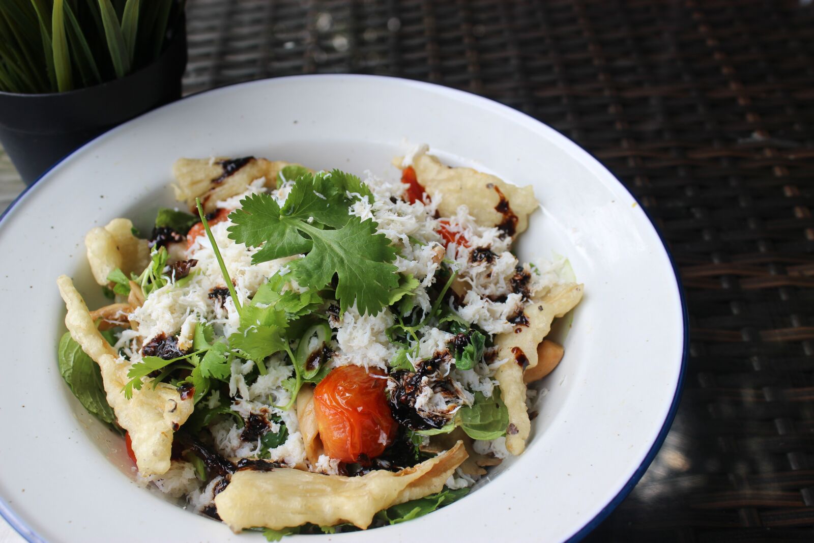 Canon EOS 600D (Rebel EOS T3i / EOS Kiss X5) sample photo. Black pepper crab salad photography