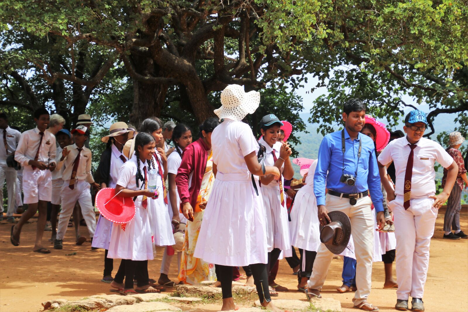 Canon EOS 80D sample photo. Sri lanka, child, group photography
