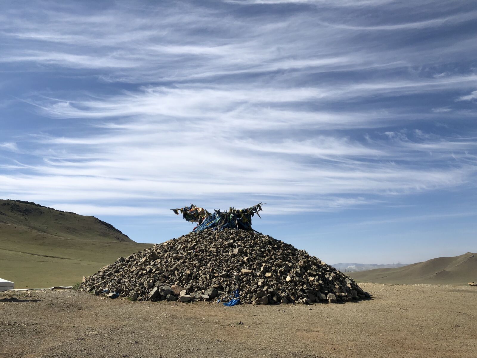 iPhone X back dual camera 4mm f/1.8 sample photo. Monggol, tour, sky photography