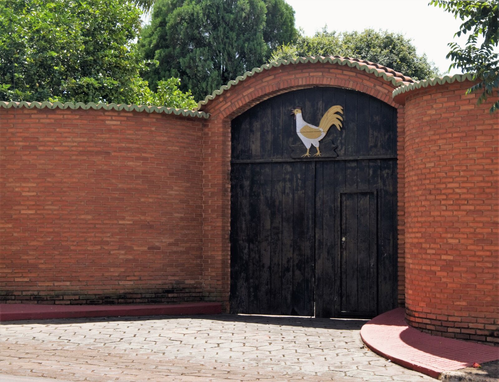 Nikon D5100 sample photo. Concierge, gate, entry photography