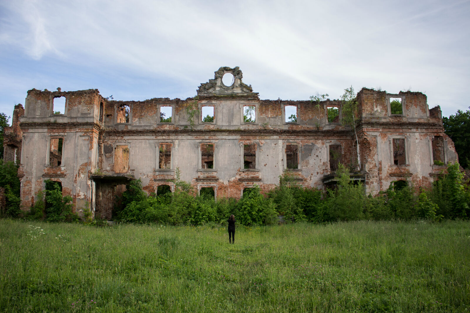 Canon EOS 100D (EOS Rebel SL1 / EOS Kiss X7) sample photo. Palace, ruins, abandoned, abandoned photography