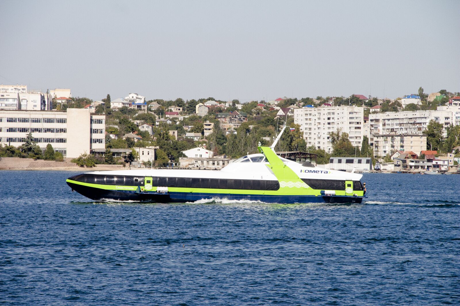 Canon EOS 650D (EOS Rebel T4i / EOS Kiss X6i) sample photo. Ship, boat, comet photography