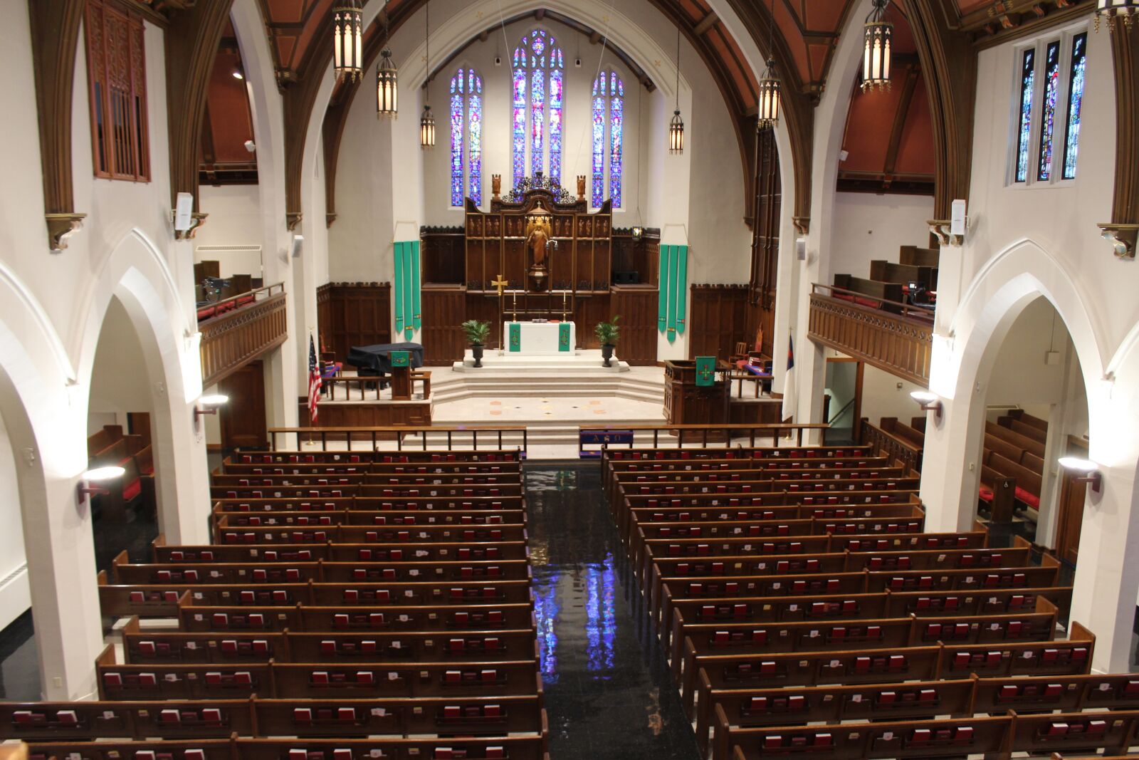 Canon EOS 1200D (EOS Rebel T5 / EOS Kiss X70 / EOS Hi) sample photo. Church, bench, architecture photography