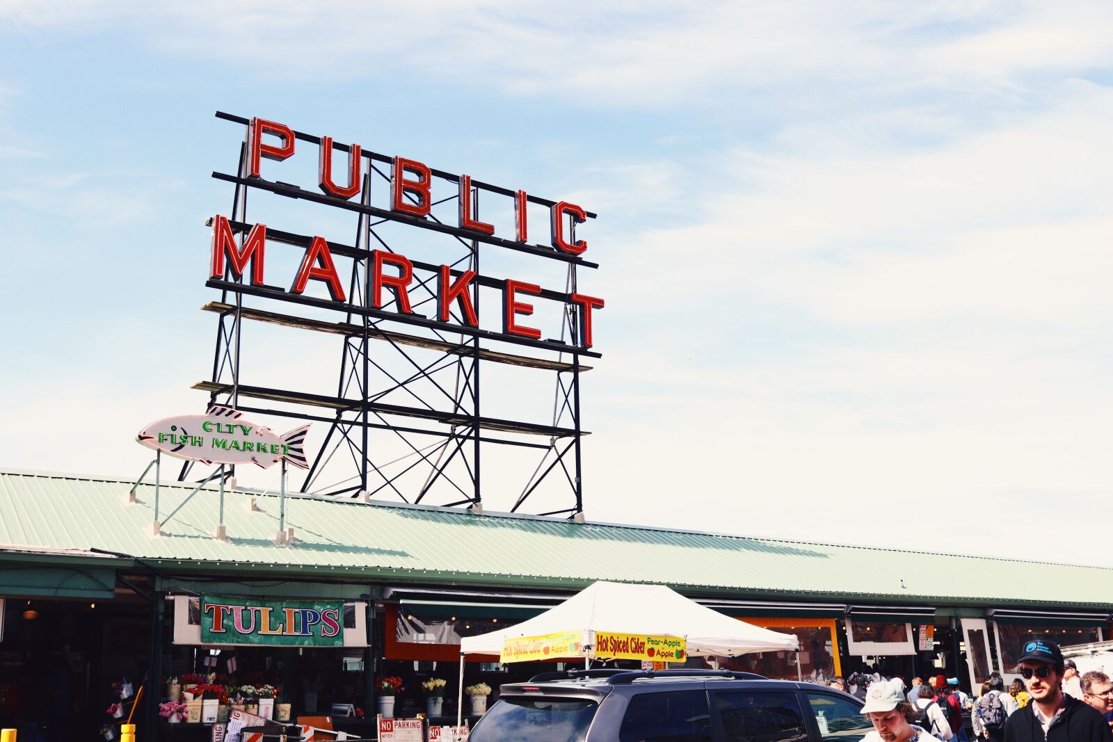 Canon EF-S 24mm F2.8 STM sample photo. Seattle, public market, washington photography