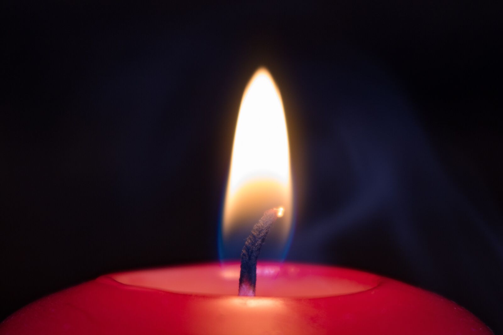Canon EOS 750D (EOS Rebel T6i / EOS Kiss X8i) sample photo. Candle, flame, light photography