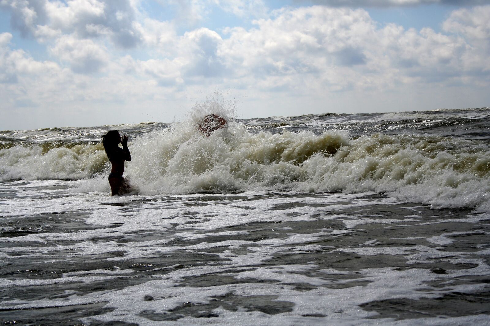Canon EOS 350D (EOS Digital Rebel XT / EOS Kiss Digital N) sample photo. Sea, girl, swimming photography