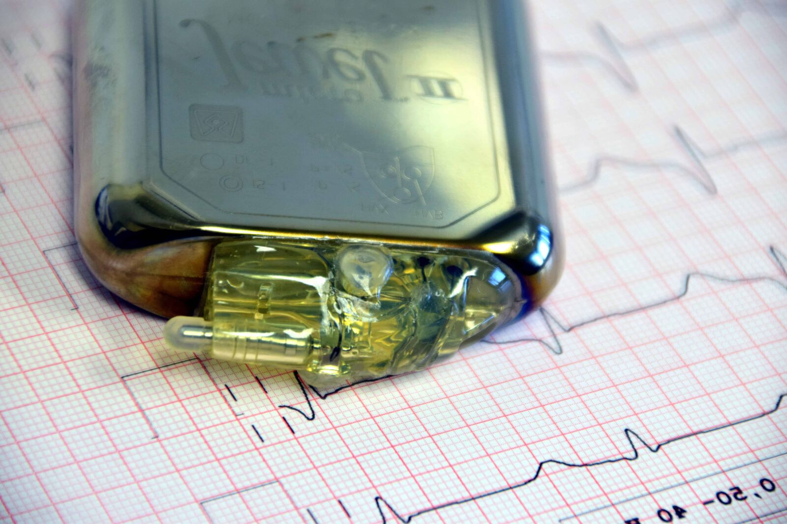 Nikon D3300 sample photo. Health, medicine, object, metal photography