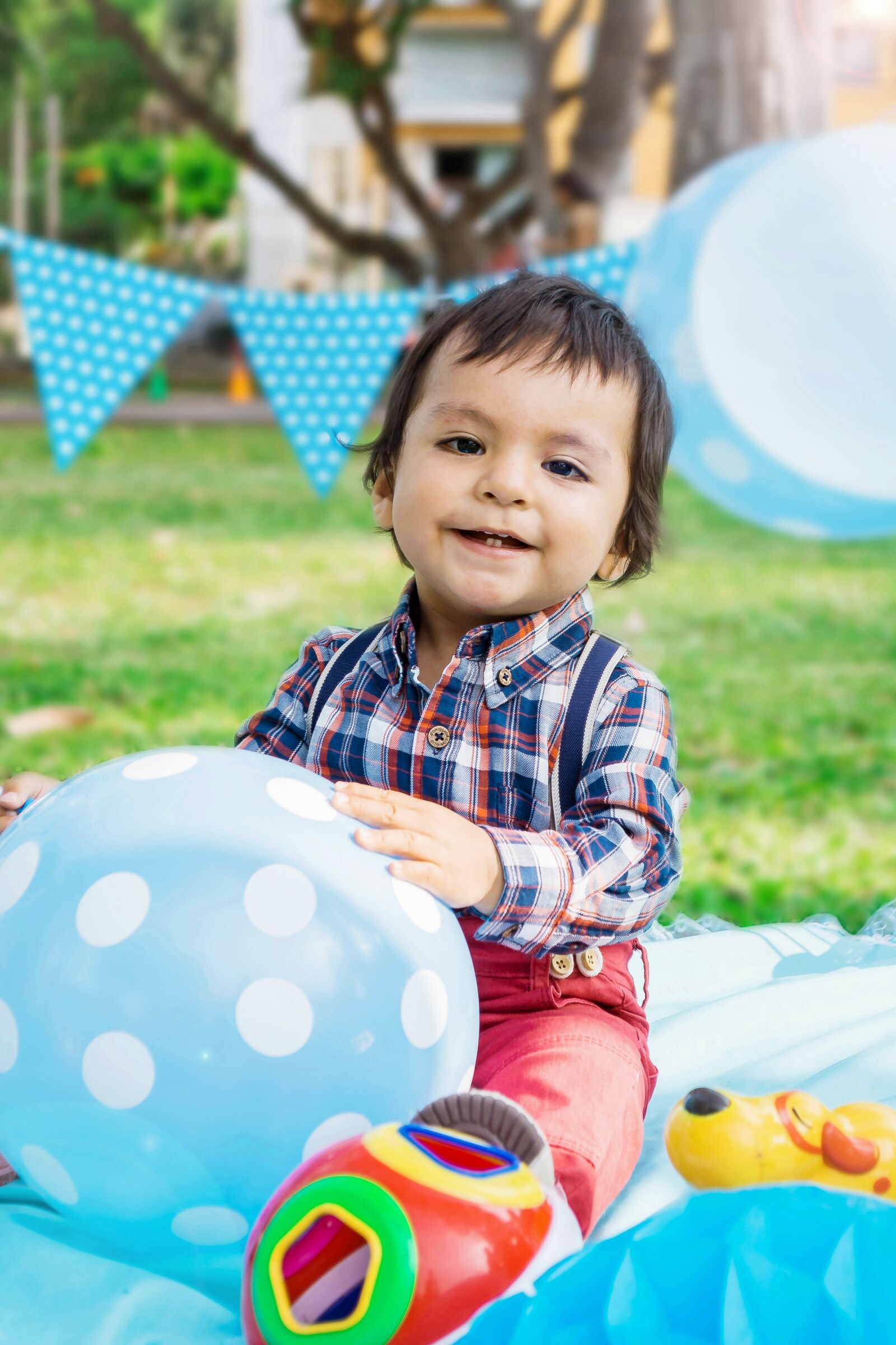 Nikon D5200 sample photo. Bebe, ball, park photography