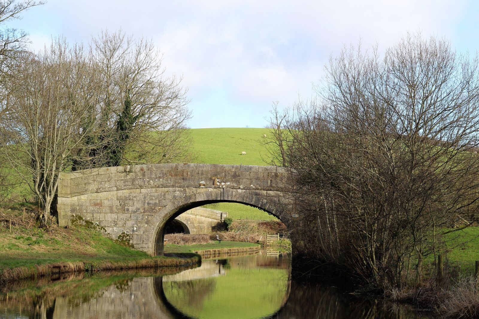 Canon EOS 1300D (EOS Rebel T6 / EOS Kiss X80) + Canon EF 50mm F1.8 STM sample photo. Landscape, canal, canal bridge photography