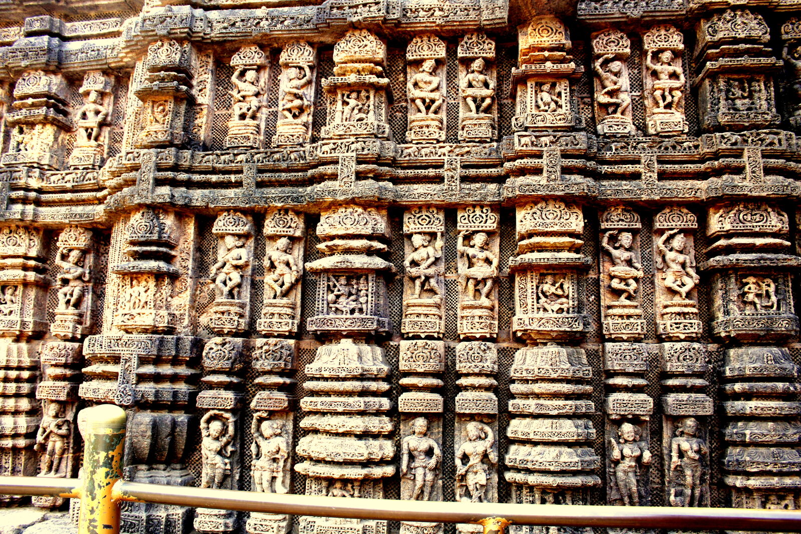 Canon EOS 1300D (EOS Rebel T6 / EOS Kiss X80) sample photo. Carved, stones, culture, heritage photography