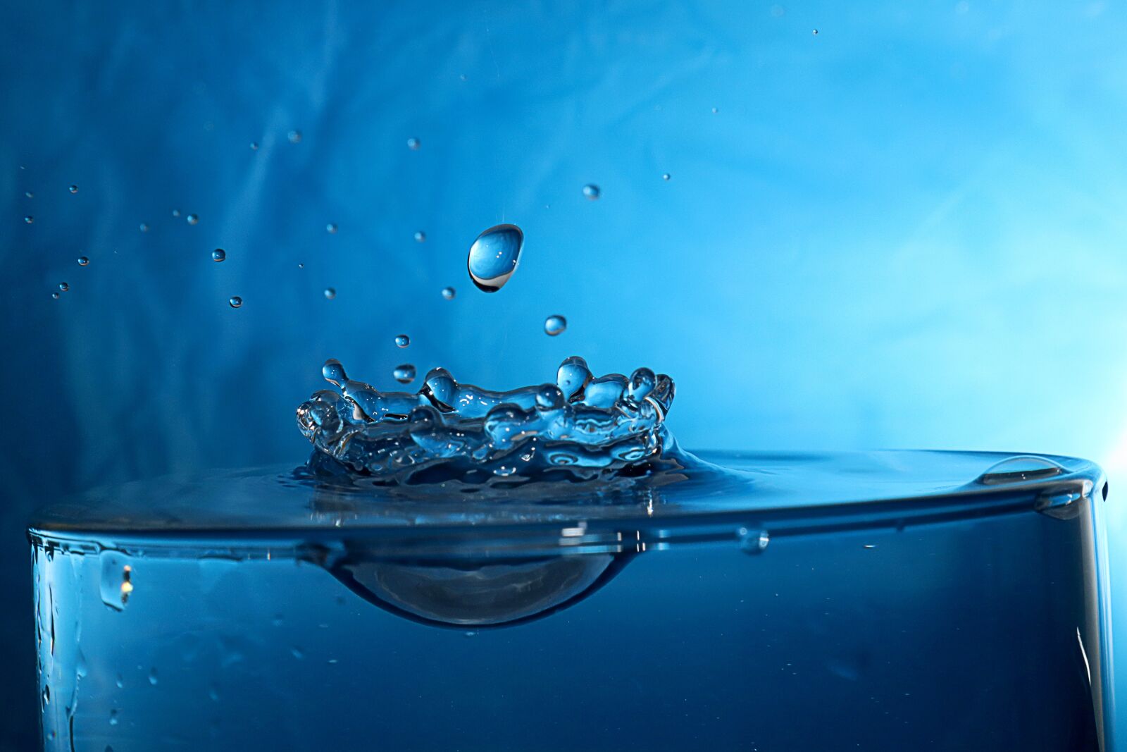 Canon EOS M50 (EOS Kiss M) sample photo. Water, drops, liquid photography