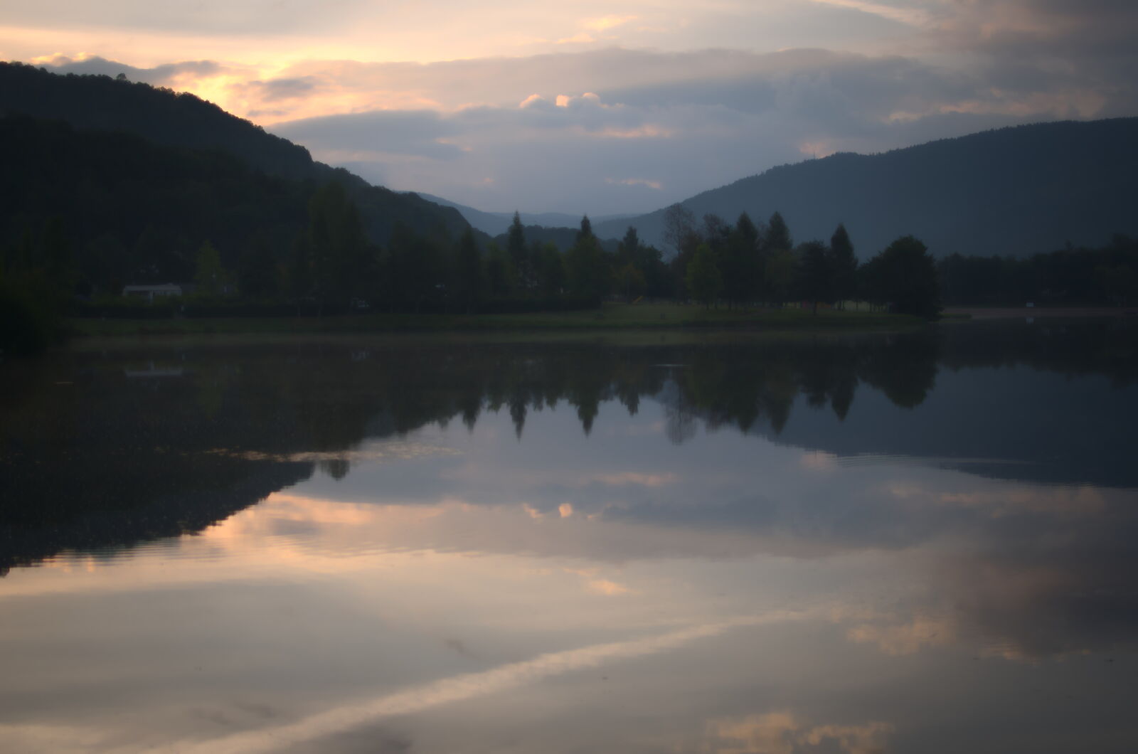 Nikon D7000 sample photo. Cloudy, sky, lake, landscape photography