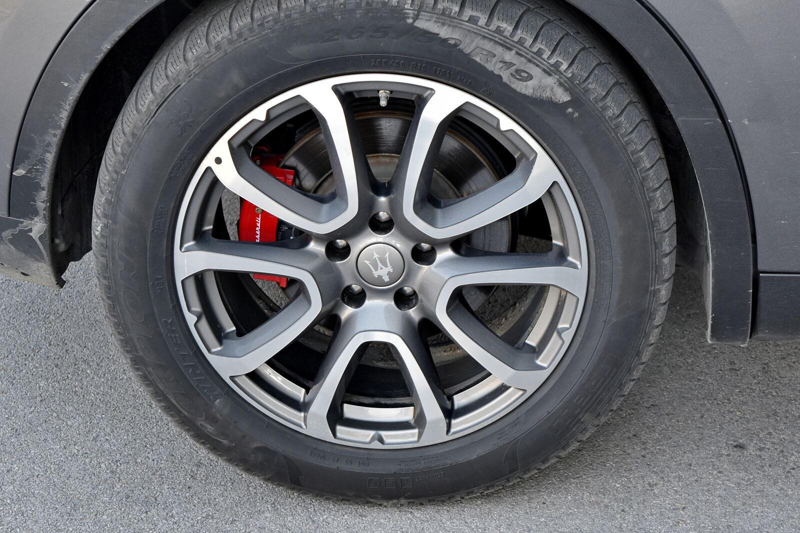 Nikon D5500 sample photo. Tire, car, vehicle, machine photography