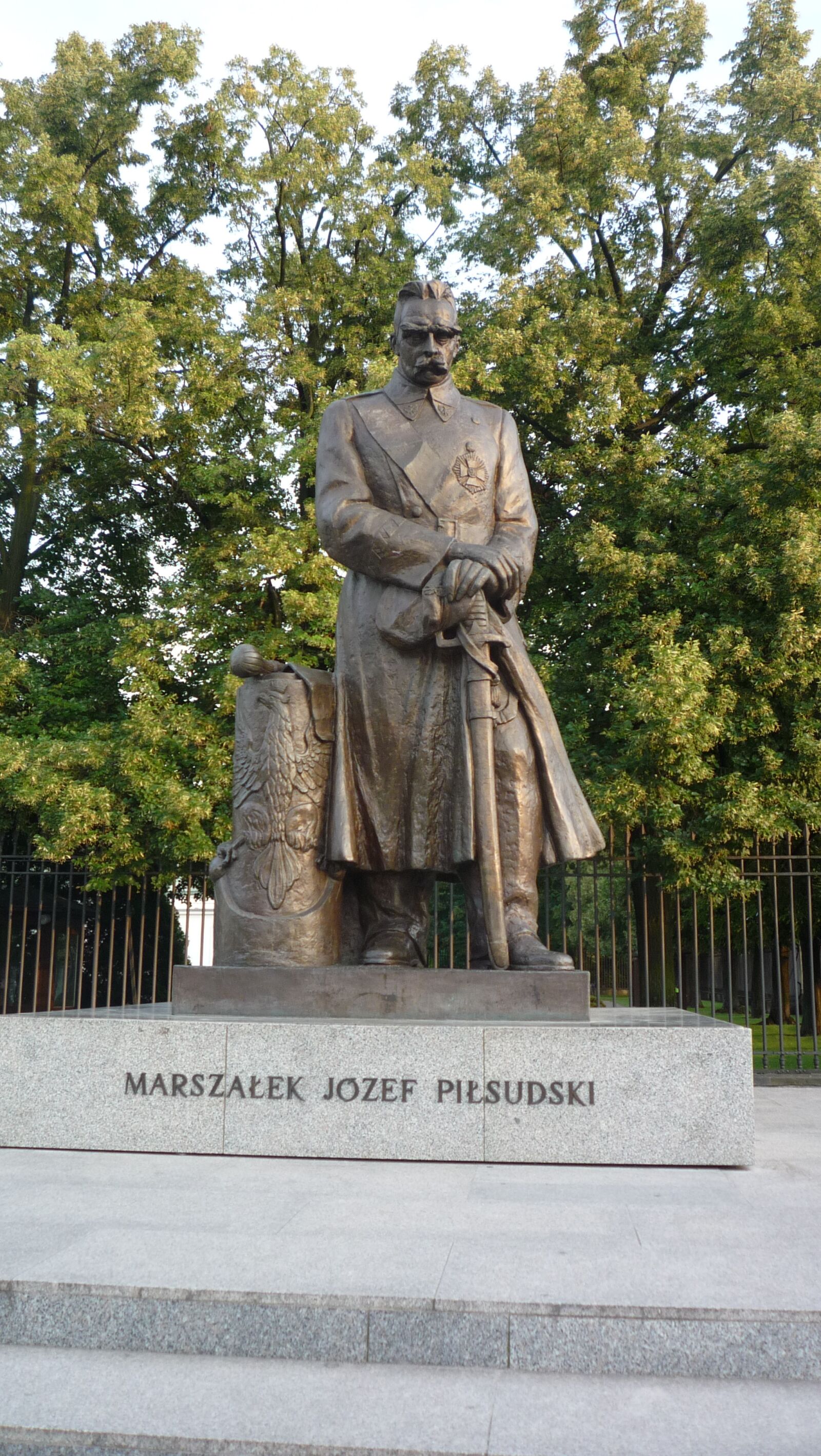 Panasonic DMC-LZ10 sample photo. Warszaw, poland, pilsudski photography