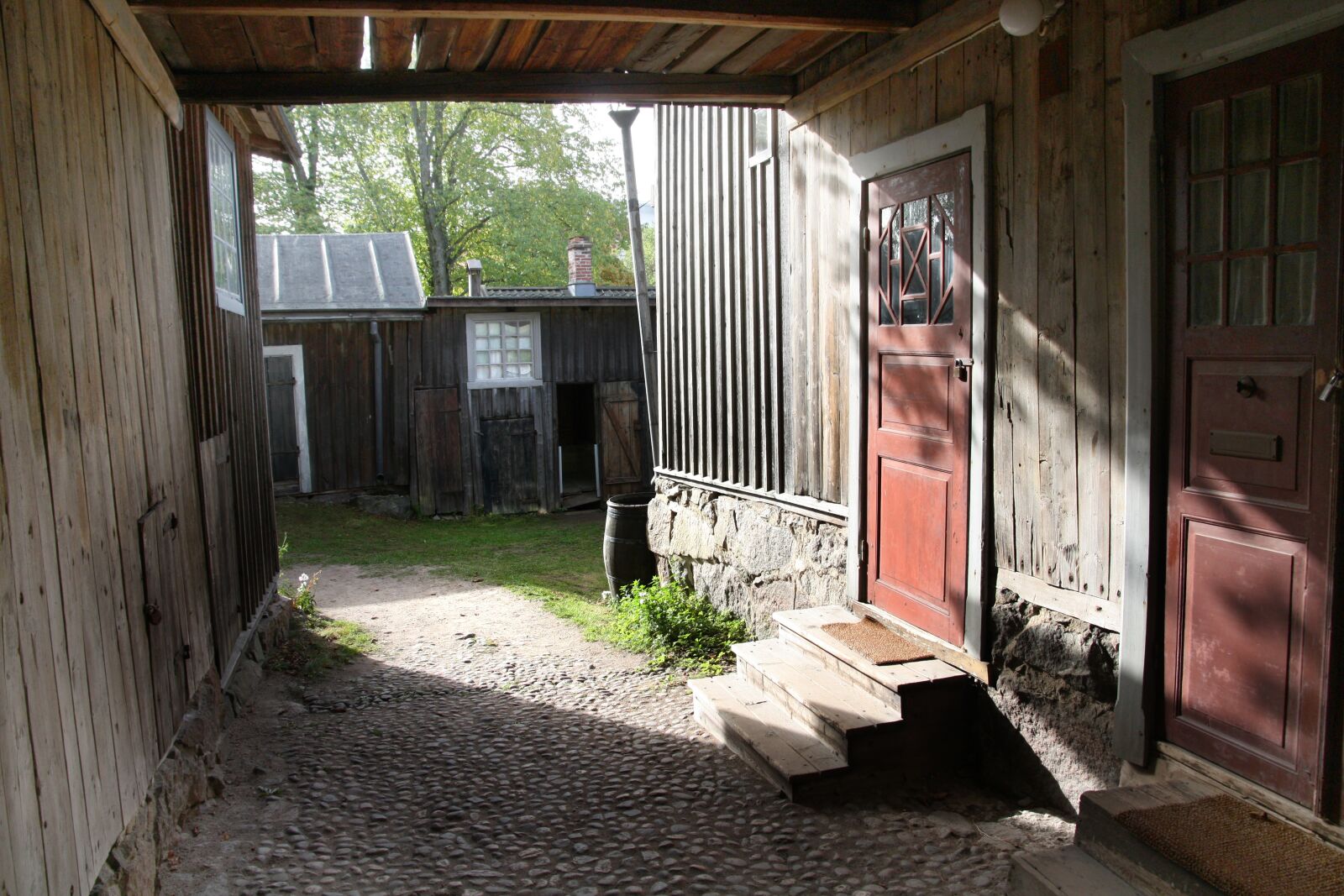 Canon EOS 450D (EOS Rebel XSi / EOS Kiss X2) sample photo. Finland, turku, the monastery photography
