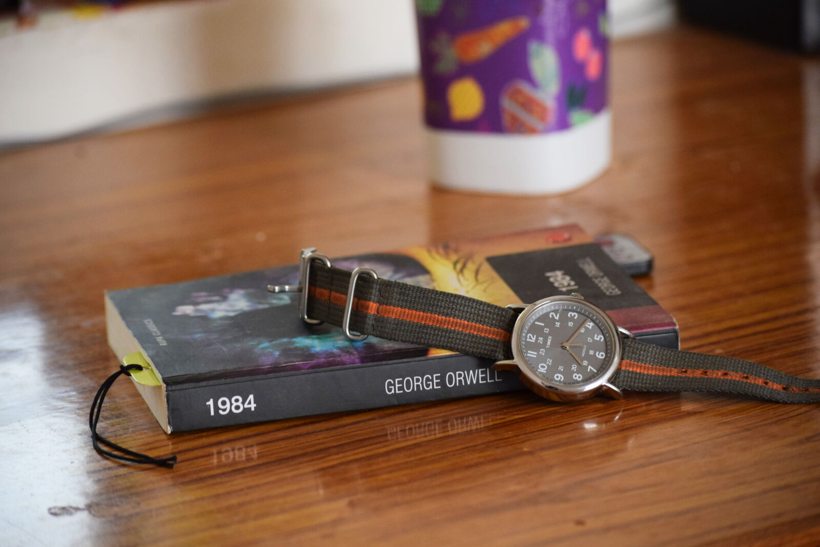 Nikon D3300 sample photo. Analog, watch, book, tea photography