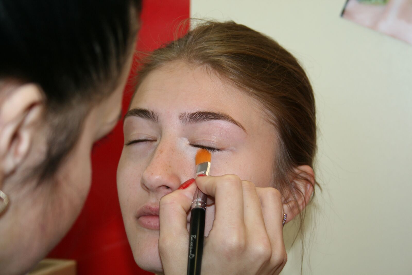 Canon EOS 400D (EOS Digital Rebel XTi / EOS Kiss Digital X) sample photo. Makeup, person, cosmetics photography