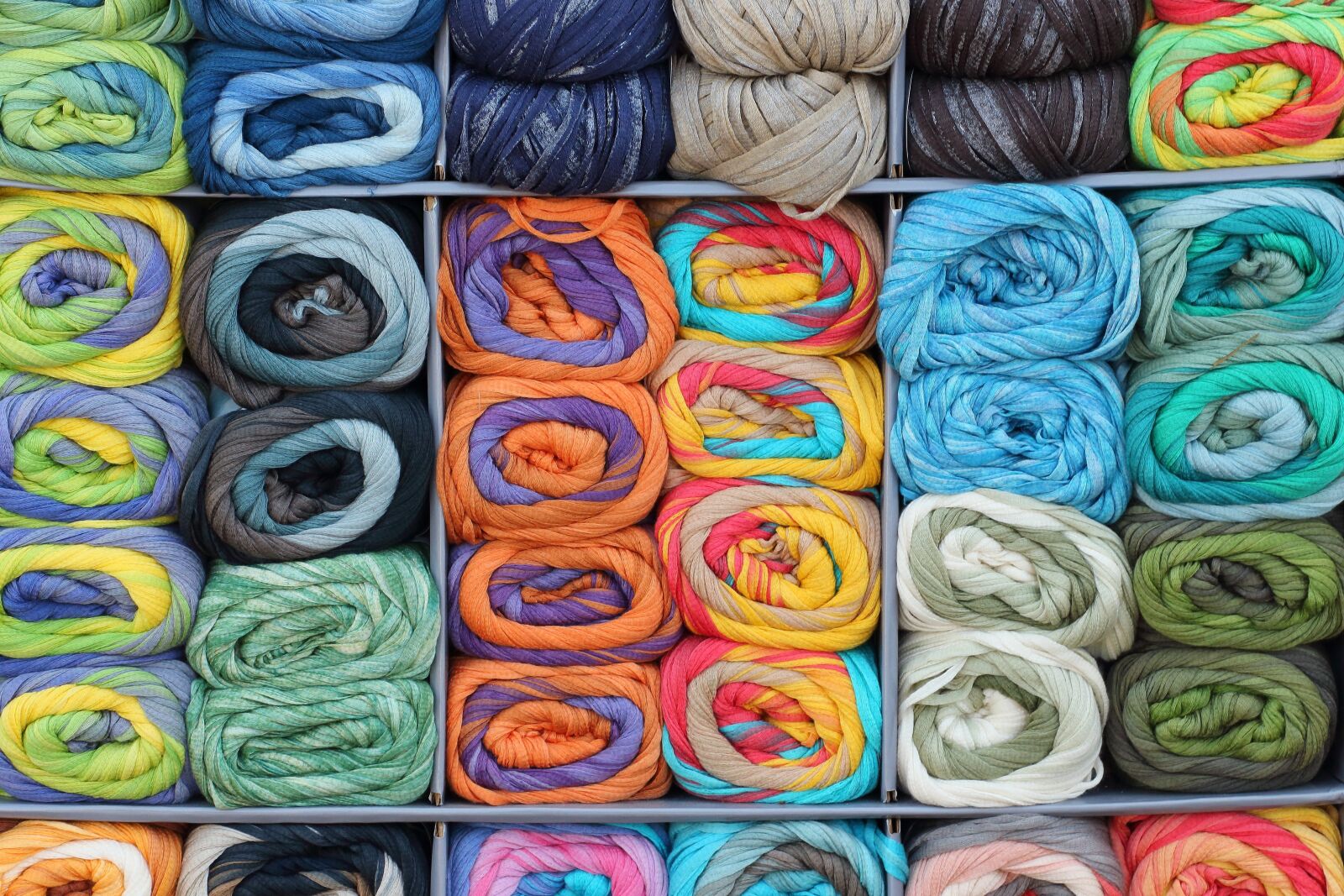 Canon EOS 700D (EOS Rebel T5i / EOS Kiss X7i) sample photo. Wool, knit, hand labor photography