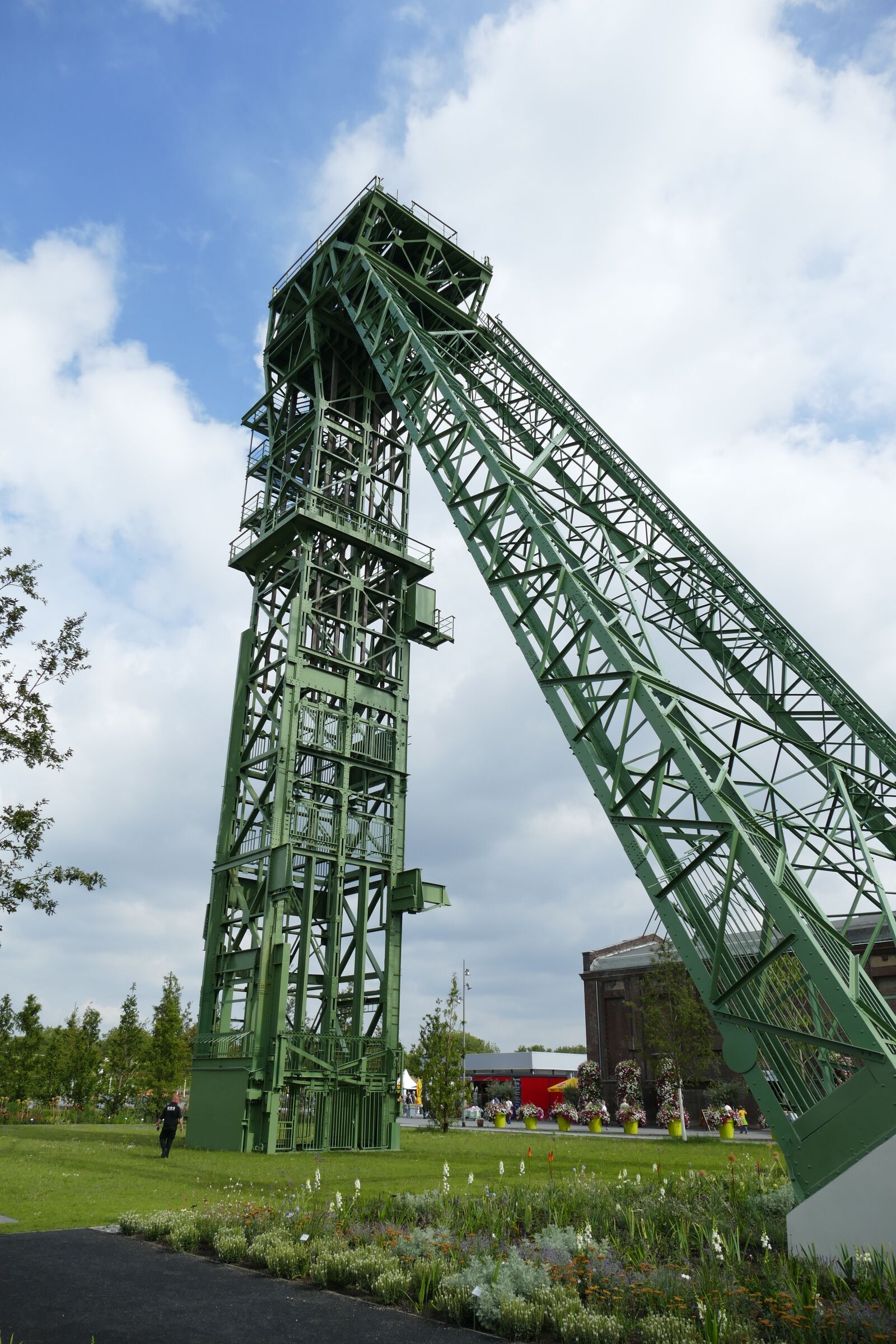 Panasonic Lumix DMC-FZ1000 sample photo. Headframe, tower, ruhr area photography