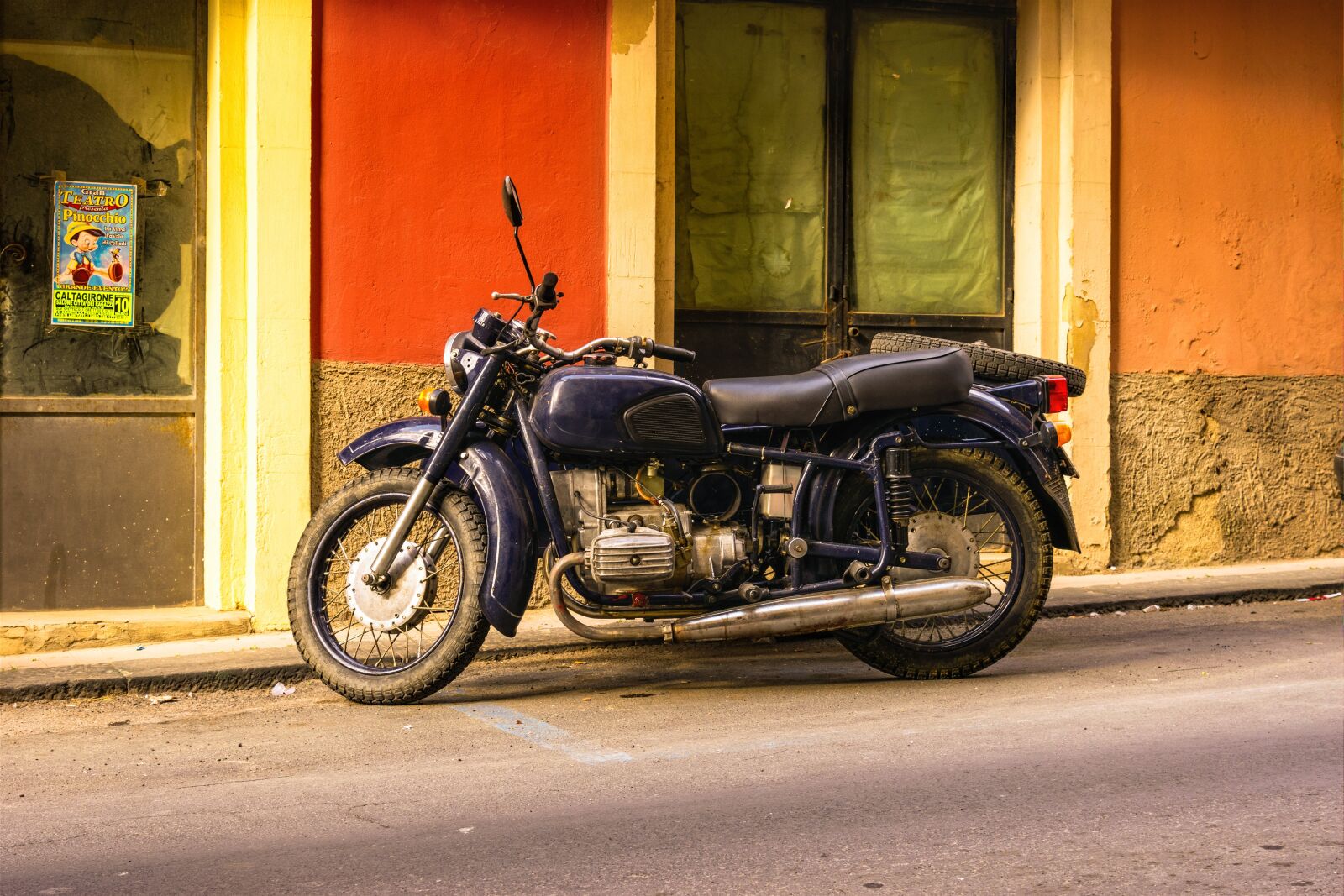 Nikon D3300 sample photo. Motorcycle, old, two wheeled photography