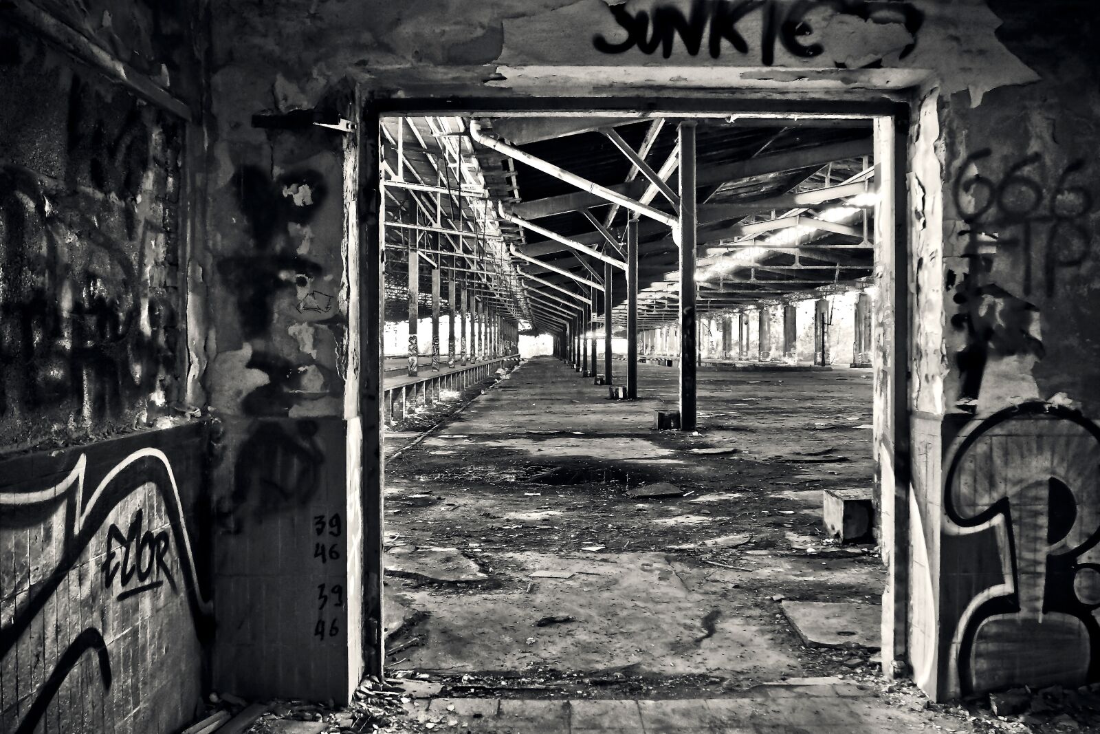 Olympus OM-D E-M10 sample photo. Lost places, old, decay photography