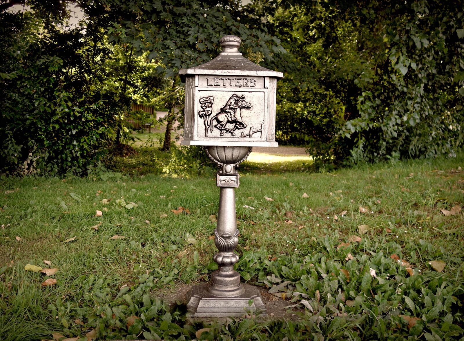 Sony Cyber-shot DSC-RX100 sample photo. Letterbox, mailbox, mail photography