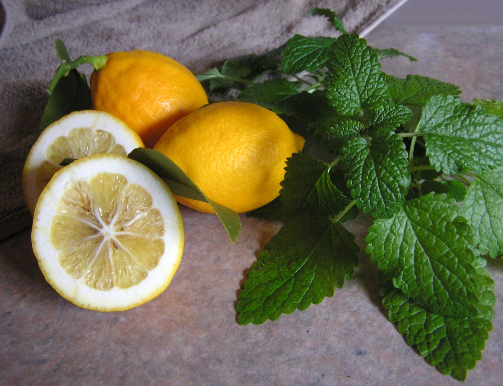 Olympus C750UZ sample photo. Lemons, citrus, fruit photography