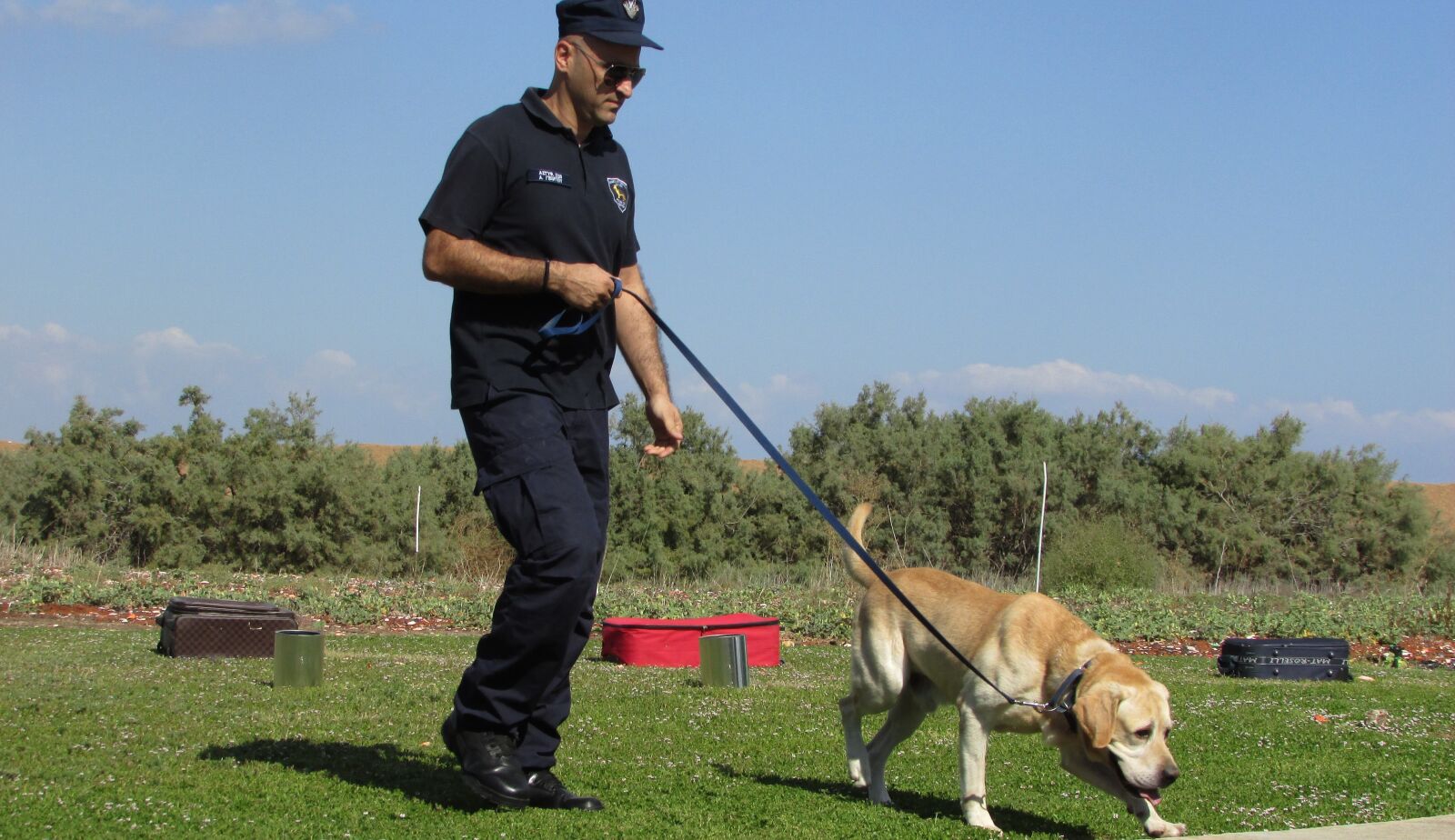 Canon PowerShot SX400 IS sample photo. Police dog, training, dog photography