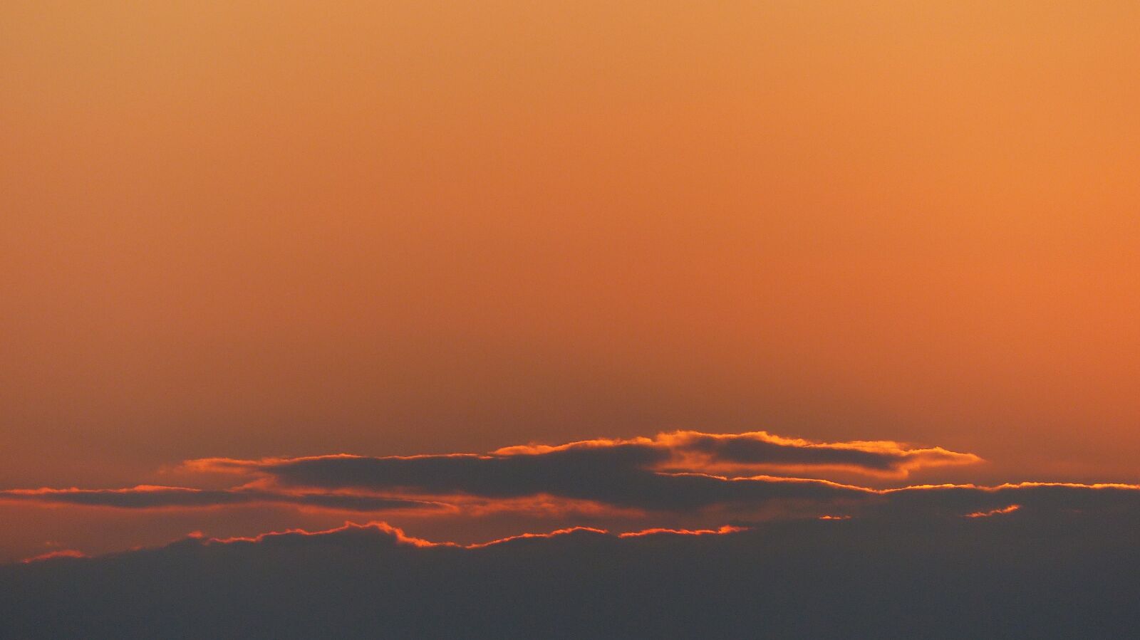 Panasonic Lumix DMC-FZ200 sample photo. Sky, orange, sunset photography